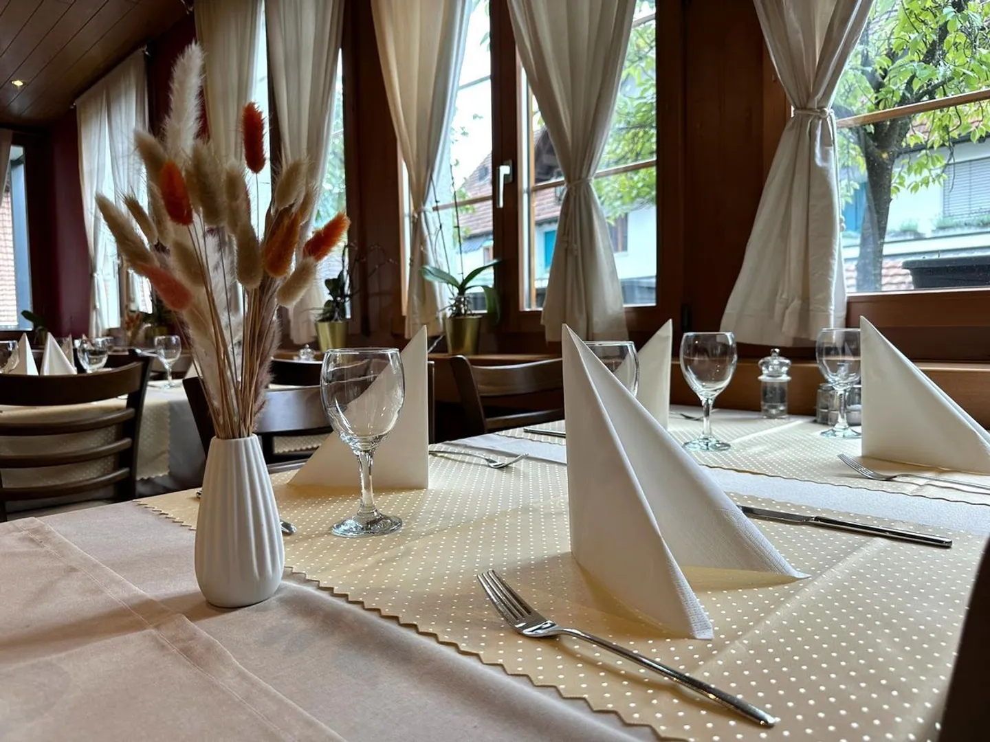 «Charmantes Restaurant mit Terrasse und neuer Küche» - Foto 1 von 12