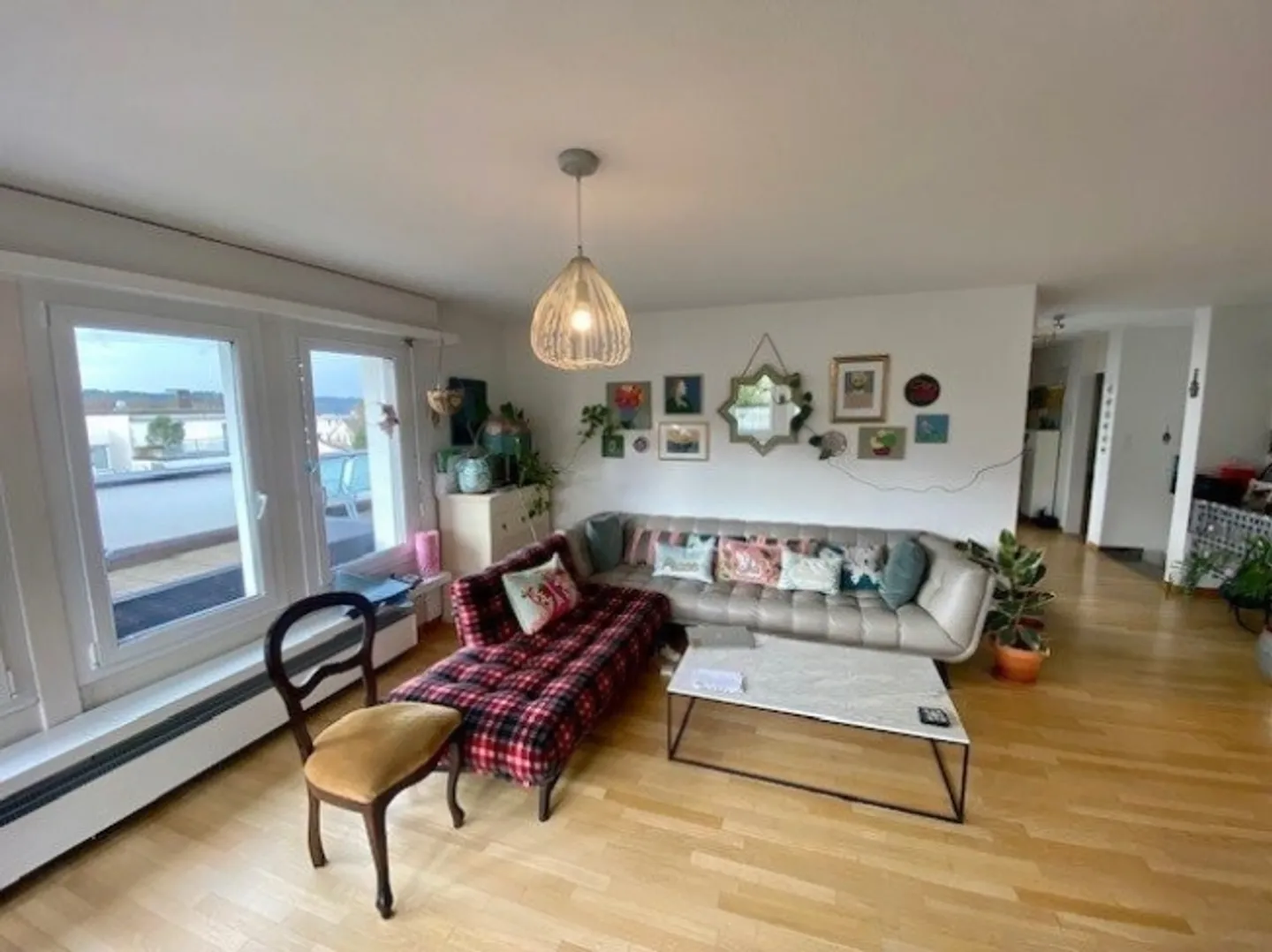Appartement en attique de 4,5 pièces avec grande terrasse et belle vue - Photo 2 sur 12
