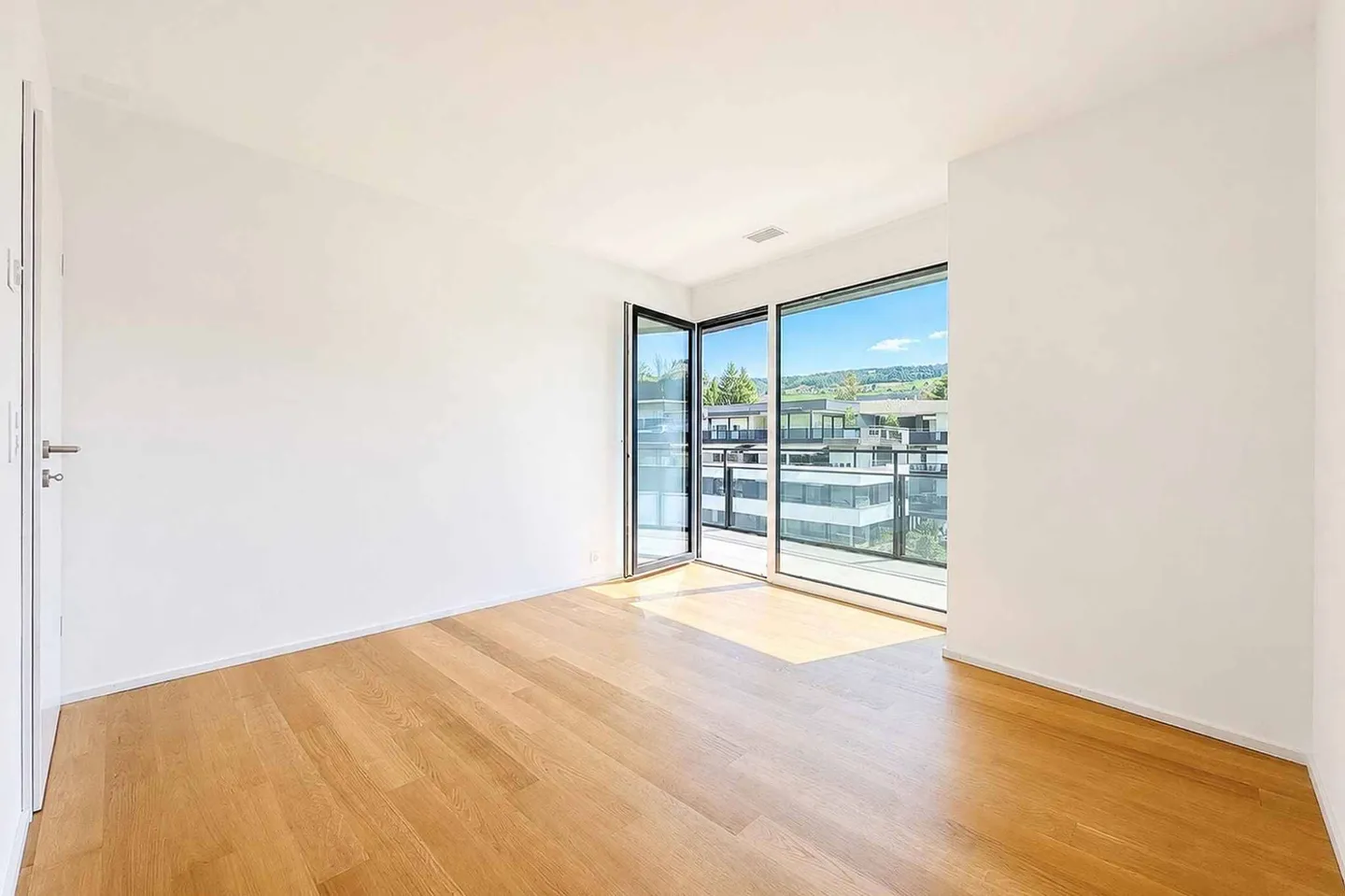 UNICO! Attico nuovo di 5,5 locali con terrazza sul tetto - Foto 5 di 13