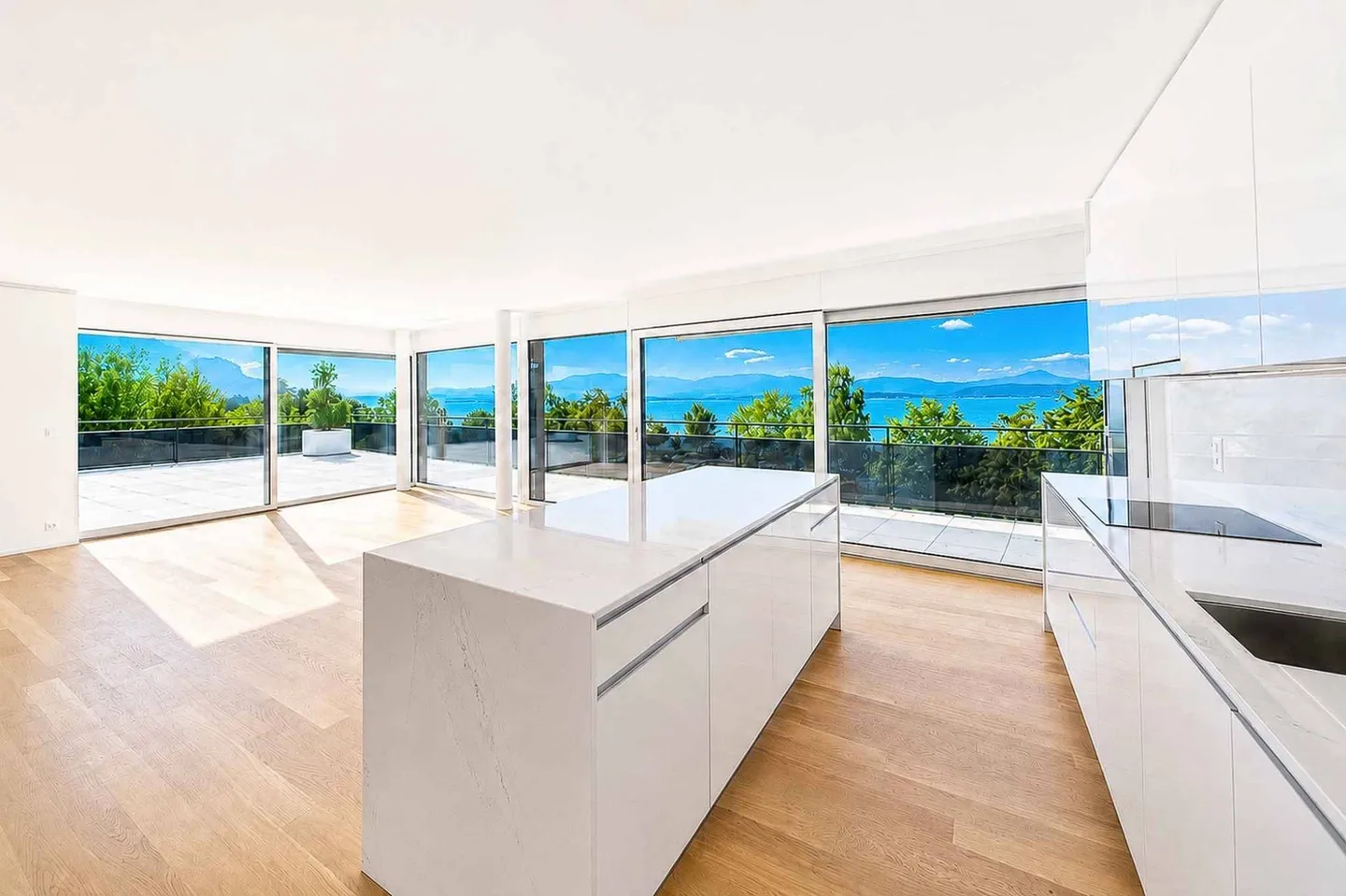 UNICO! Attico nuovo di 5,5 locali con terrazza sul tetto - Foto 1 di 13