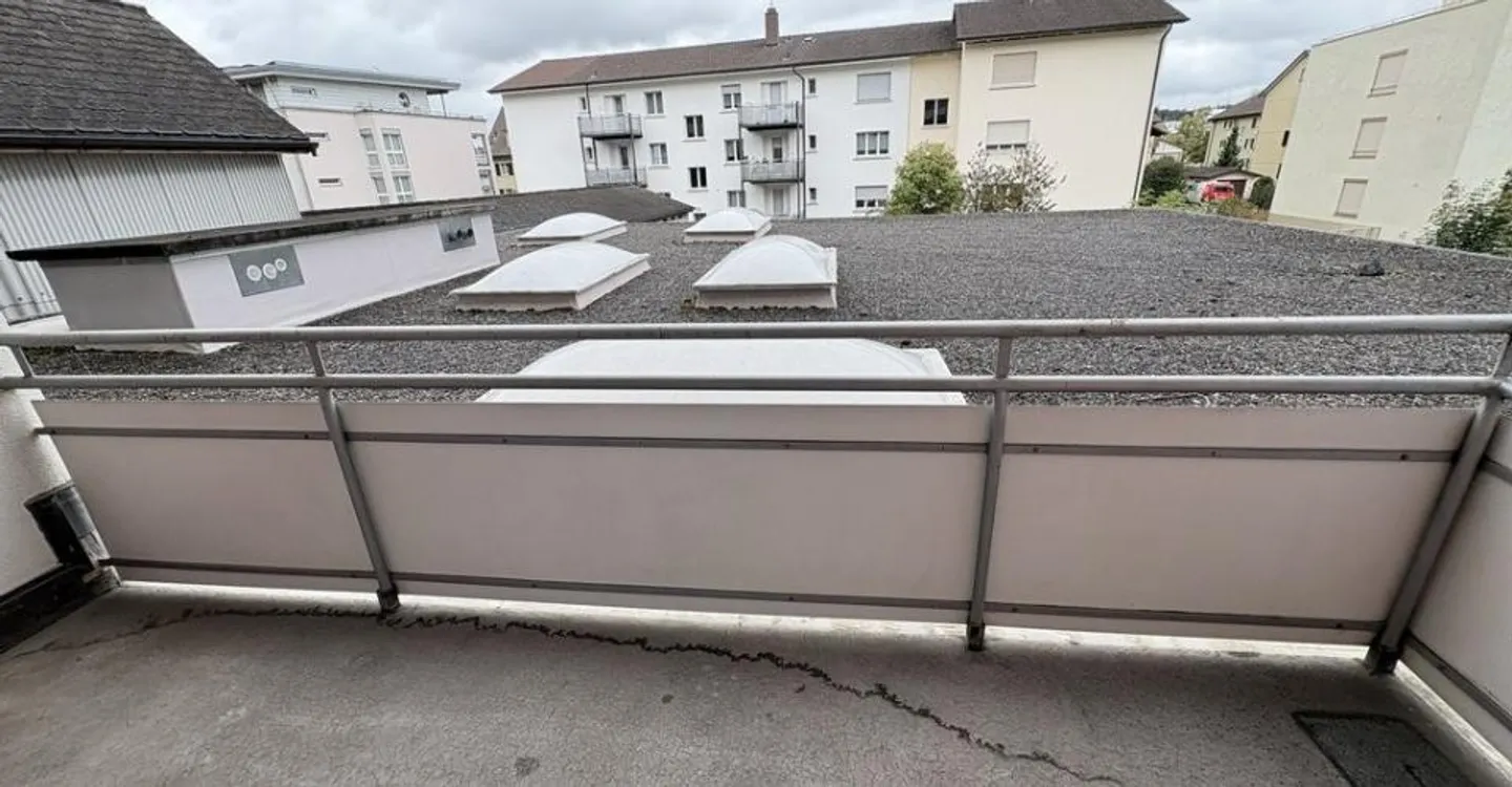 2.5 Room Apartment with Spacious Balcony in Biel-Bienne - Photo 8 of 8