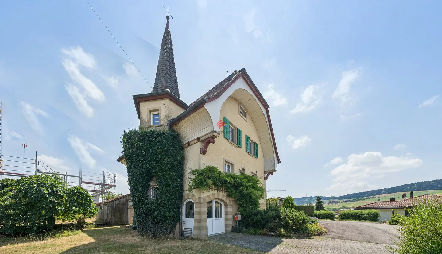 Fascino Storico con Riserve di Terreno Edificabile - Foto 1 di 14