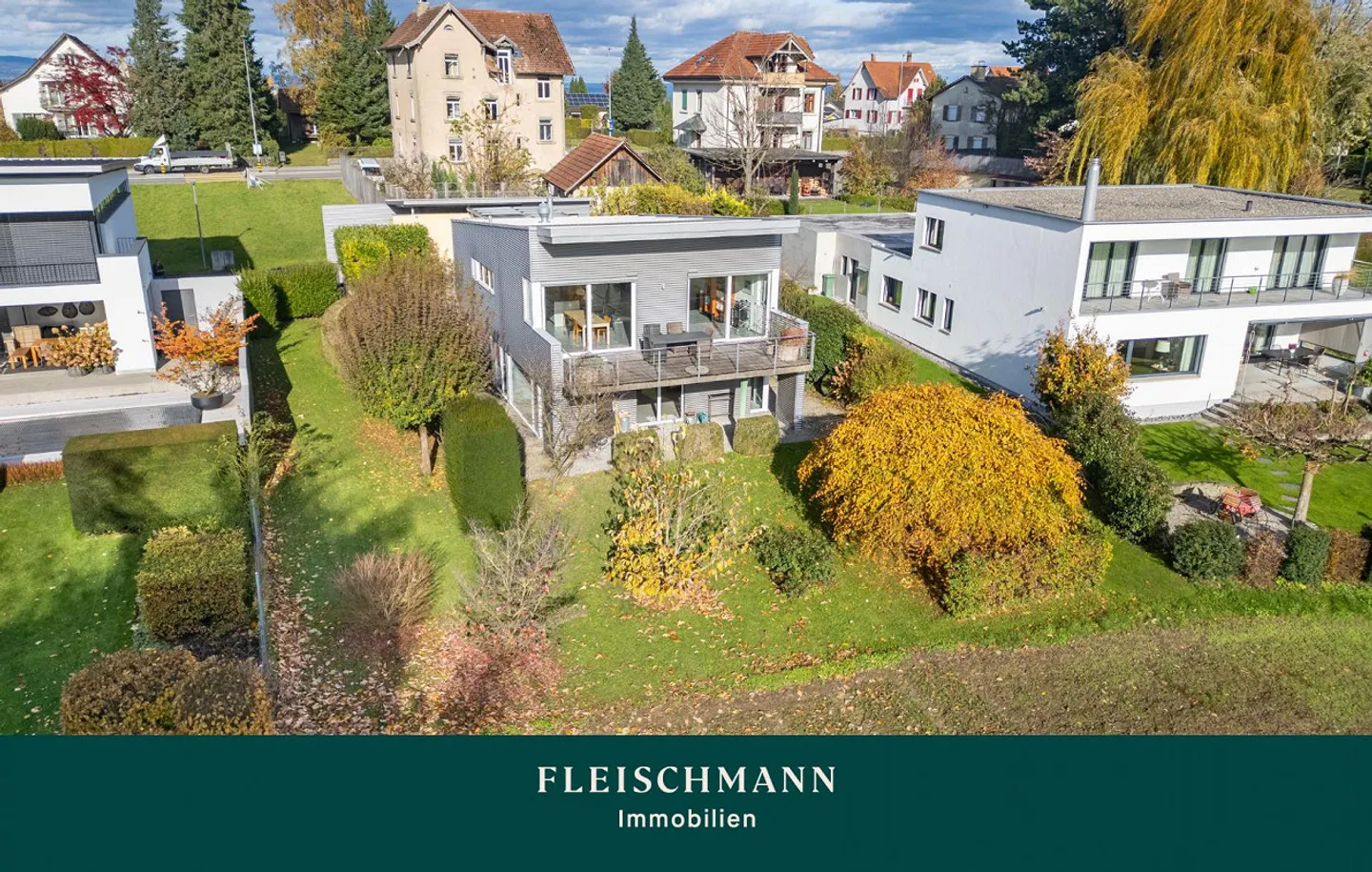 Stilvolles Einfamilienhaus mit wunderbarer Weitsicht - Foto 1 von 18