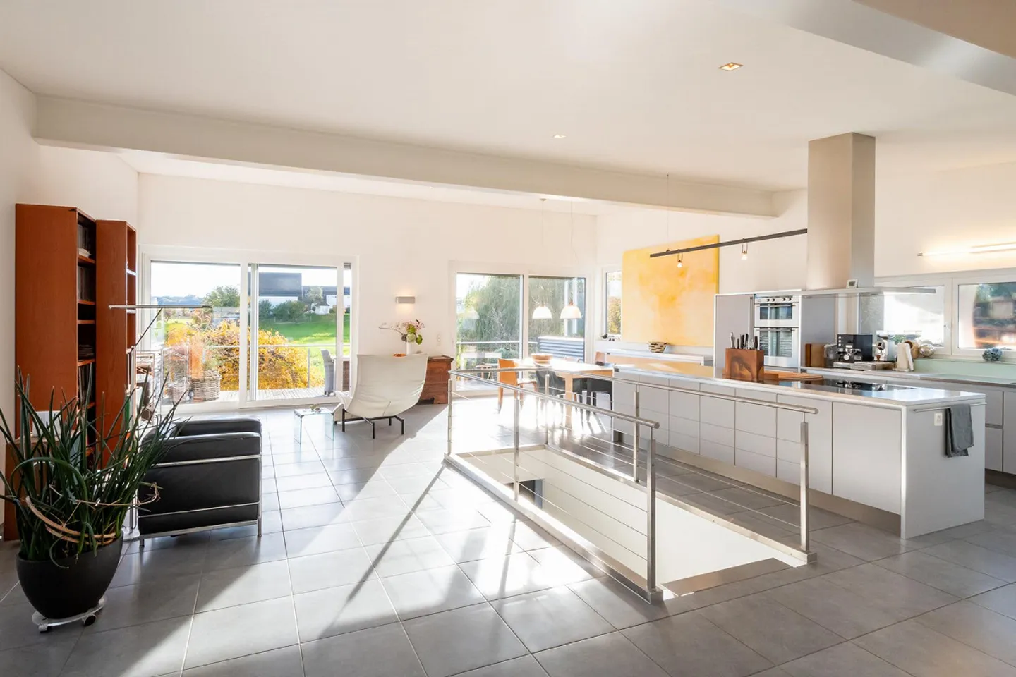 Stilvolles Einfamilienhaus mit wunderbarer Weitsicht - Foto 2 von 18