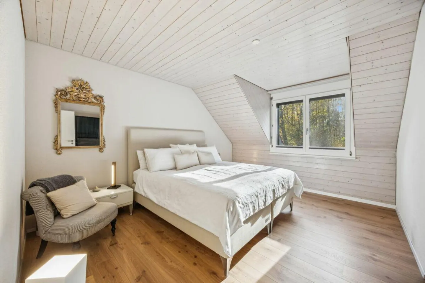 Vivre dans le vert : jardin, intimité et accès direct à la forêt - Photo 10 sur 14