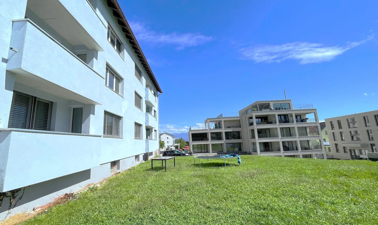 Ampio appartamento ristrutturato di 3,5 locali in affitto a Sennwald - Foto 1 di 12