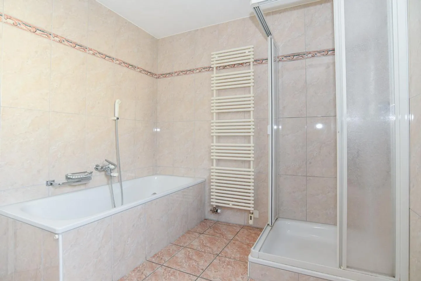 Idillio familiare con giardino e vista sul verde - basta trasferirsi! - Foto 13 di 16