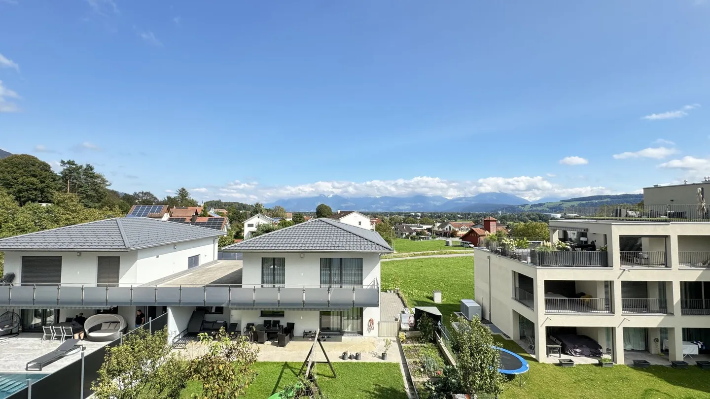 Ampio appartamento ristrutturato di 3,5 locali in affitto a Sennwald - Foto 3 di 12