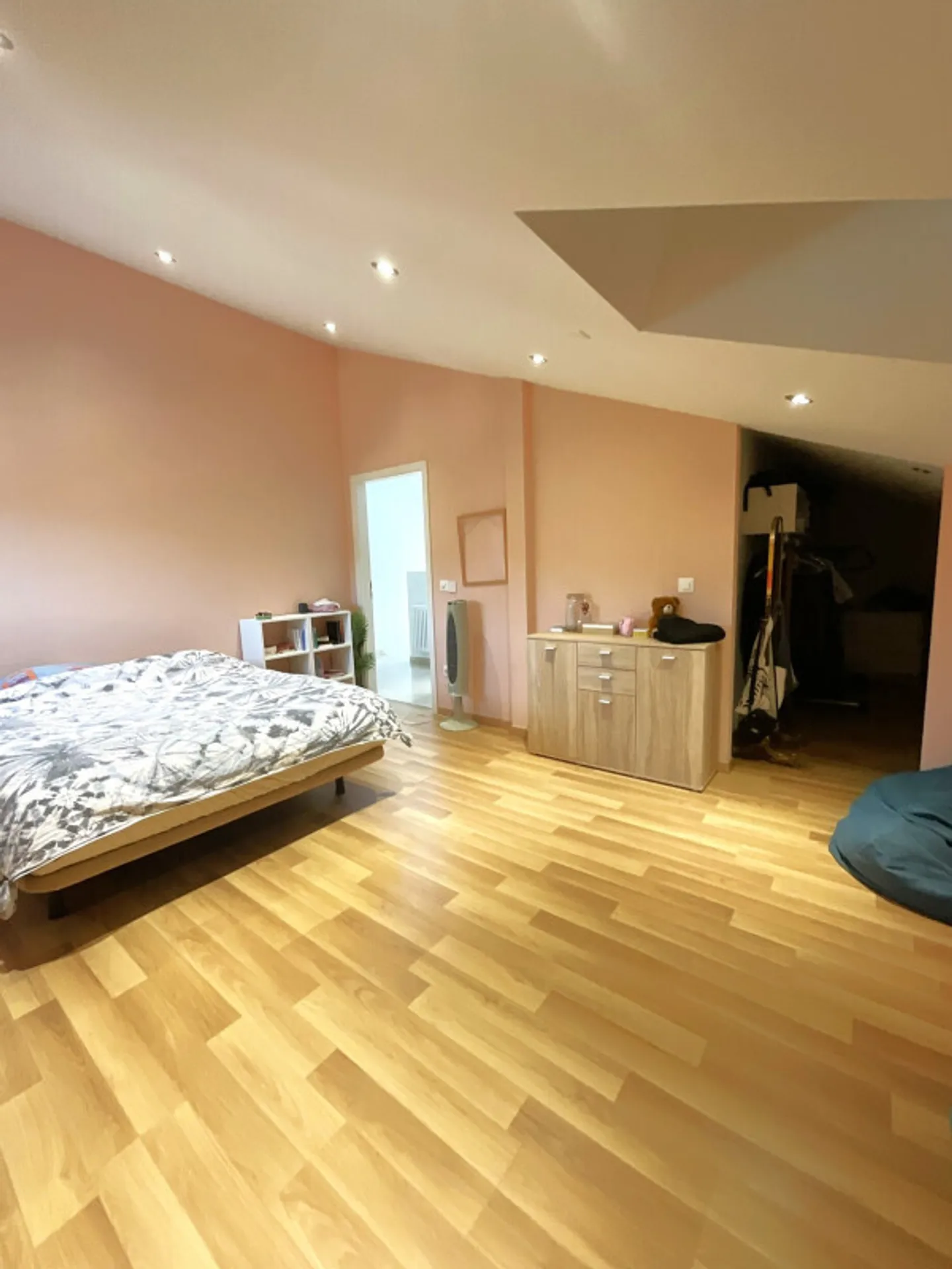 Villa familiale rénovée avec appartement - Photo 10 sur 13