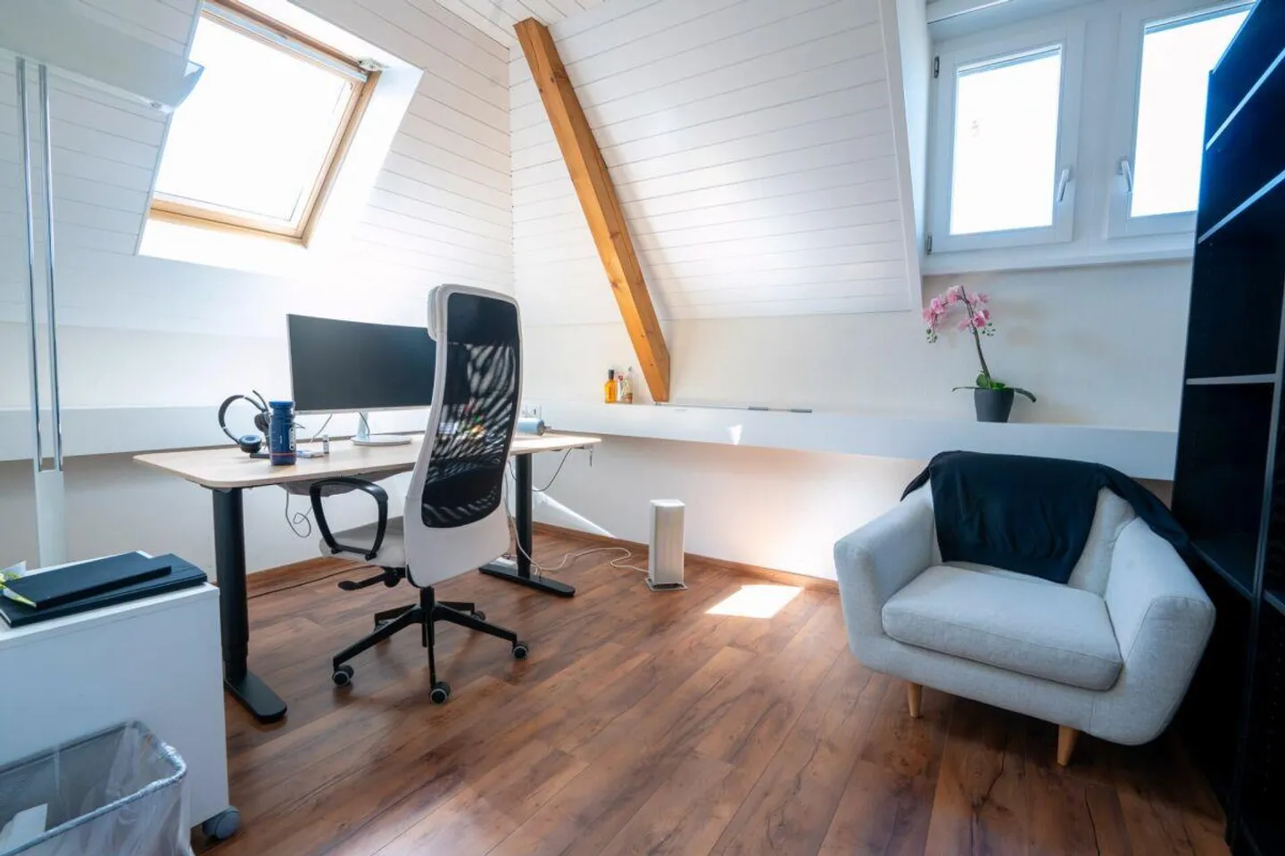 Zentrale Gewerbefläche - Die ideale Basis für Ihren geschäftlichen ... - Foto 1 von 5