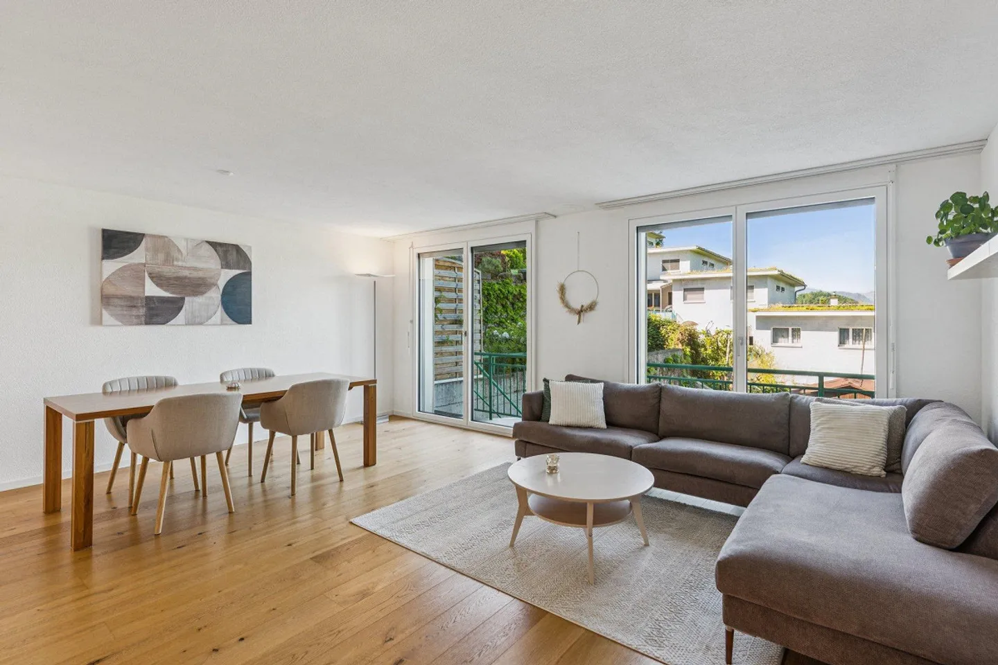 Terrace House with High Living Quality – Well-Maintained and Ideally Located - Photo 1 of 4