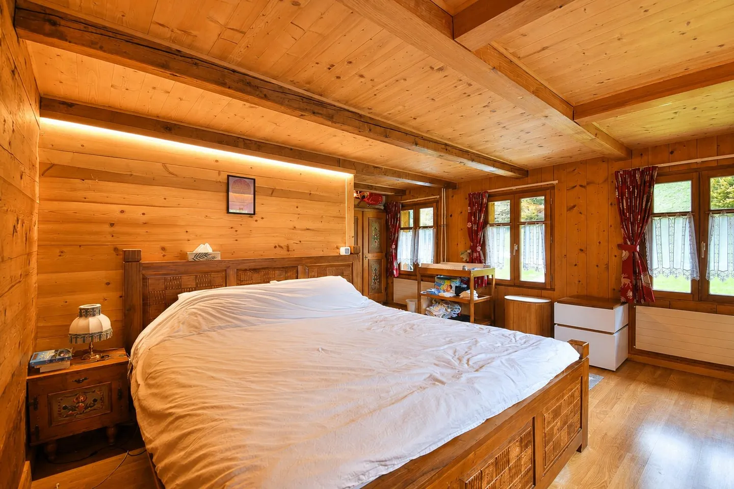 Charming Chalet Apartment in Champéry - Photo 2 of 13