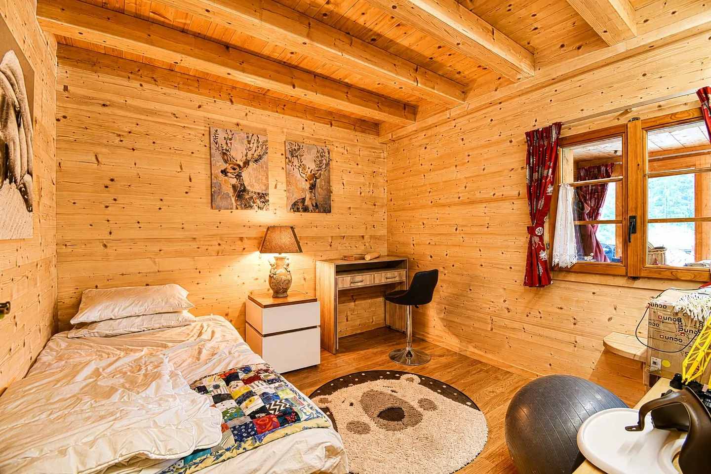 Charming Chalet Apartment in Champéry - Photo 3 of 13