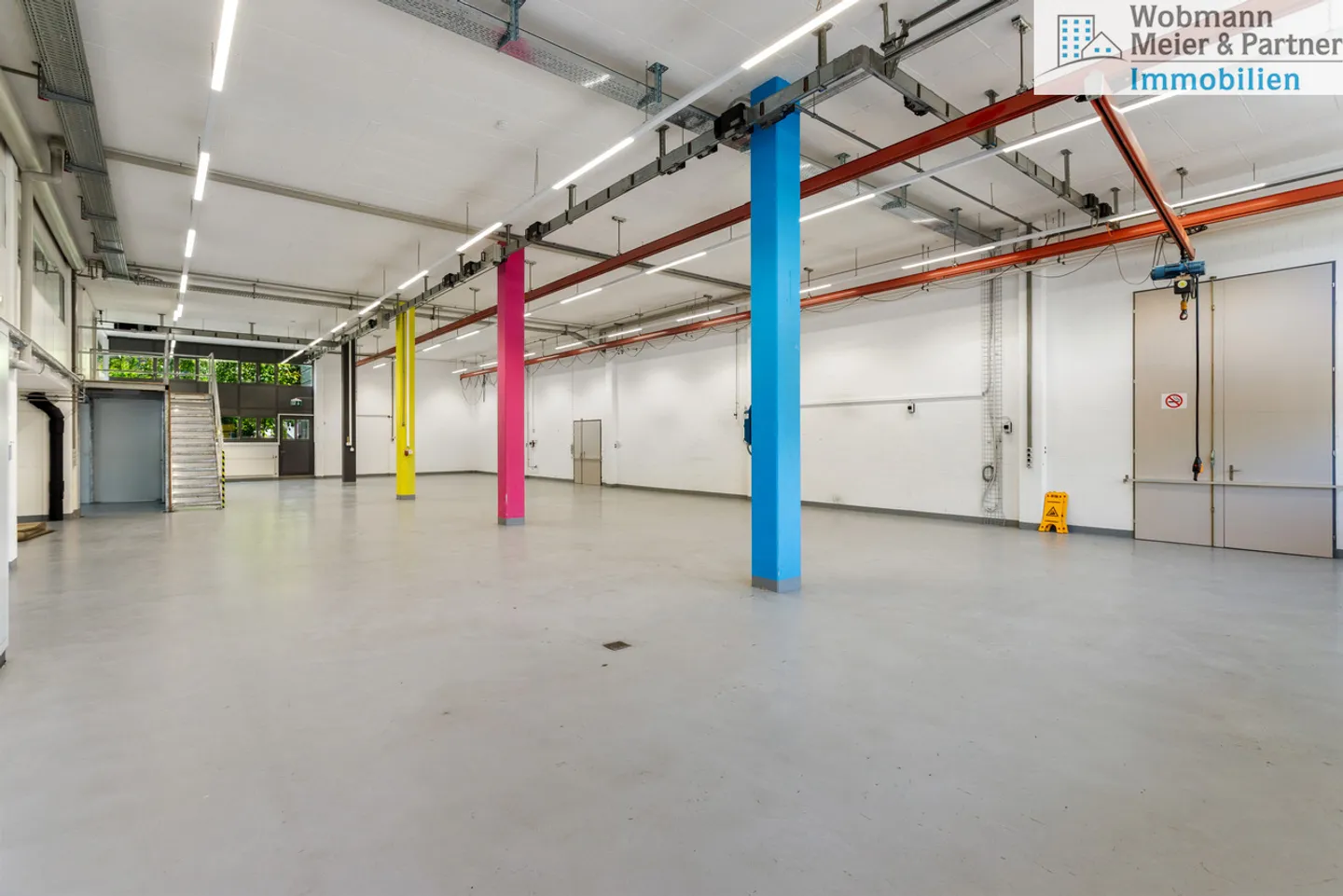 Versatile Commercial and Office Spaces with over 1,150 m² Usable Area - Photo 2 of 17