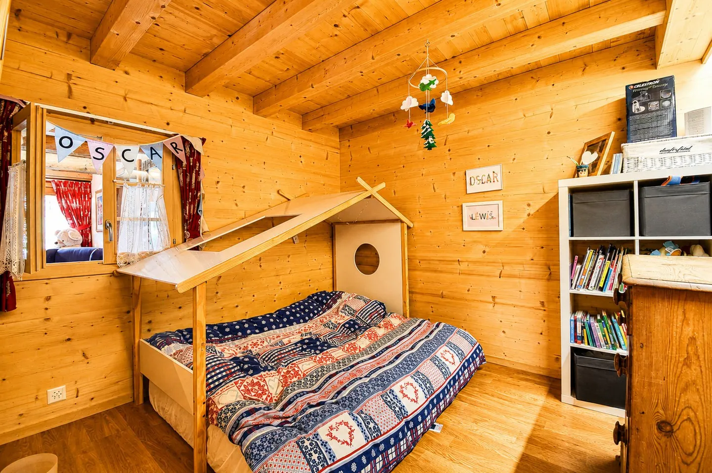 Charming Chalet Apartment in Champéry - Photo 4 of 13