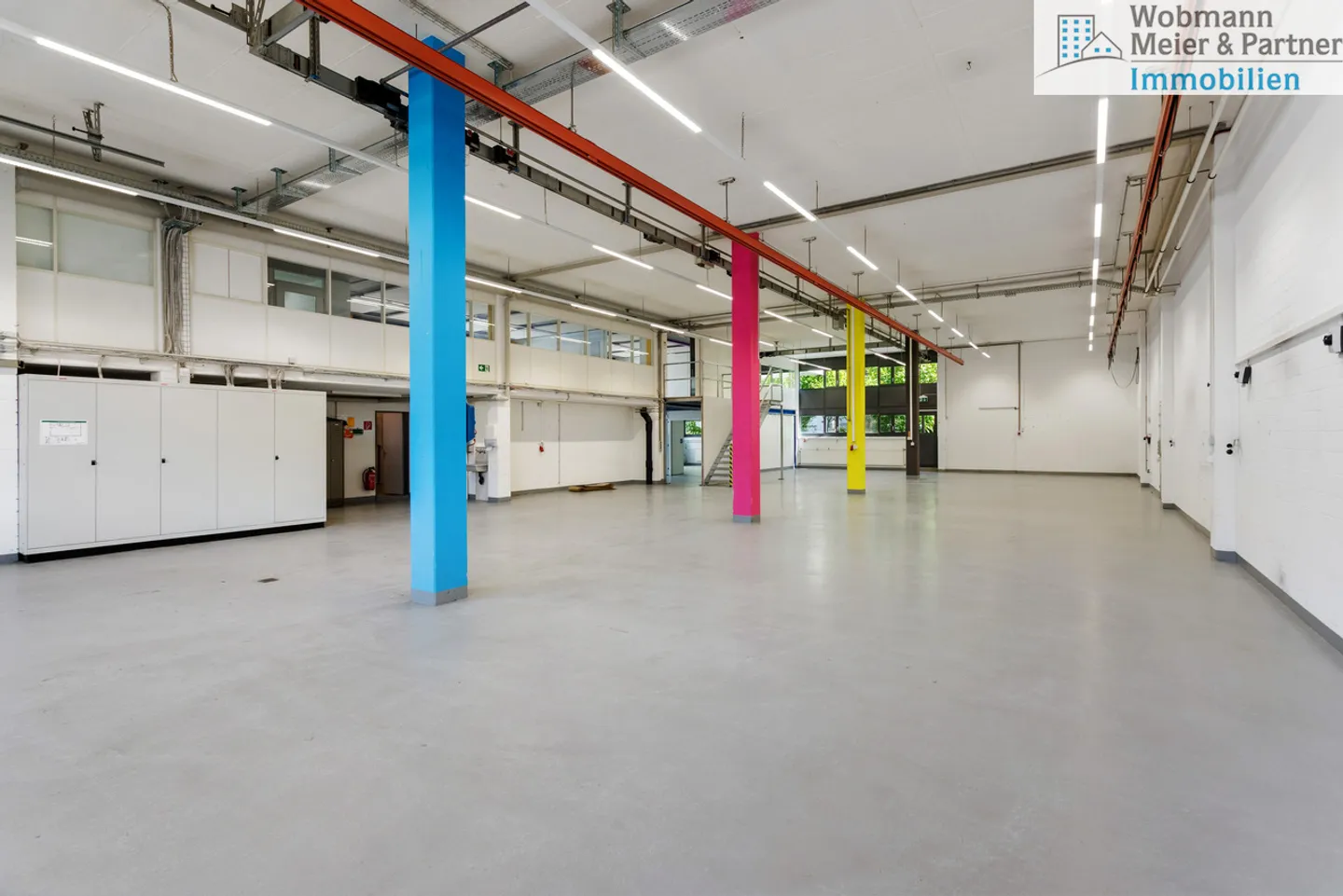 Versatile Commercial and Office Spaces with over 1,150 m² Usable Area - Photo 3 of 17
