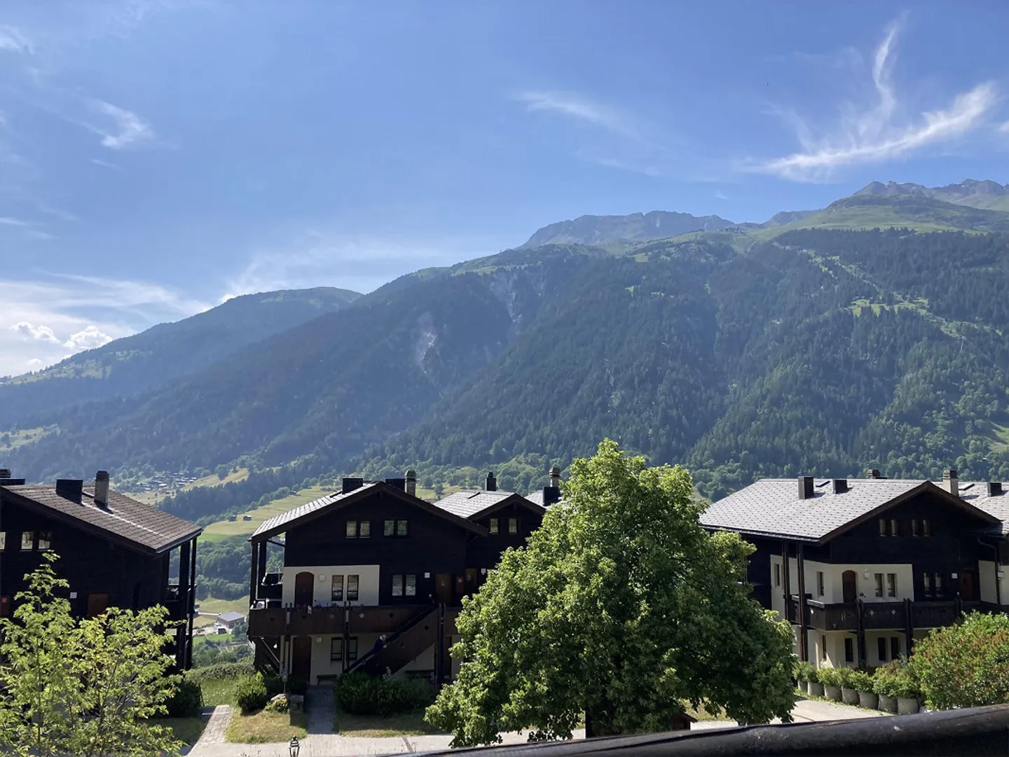 Appartement lumineux en angle avec balcon sud-ouest - Photo 3 sur 10