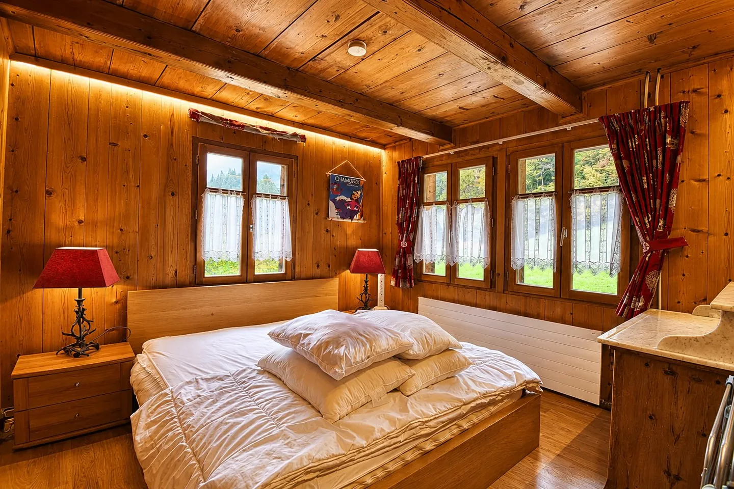 Charming Chalet Apartment in Champéry - Photo 5 of 13
