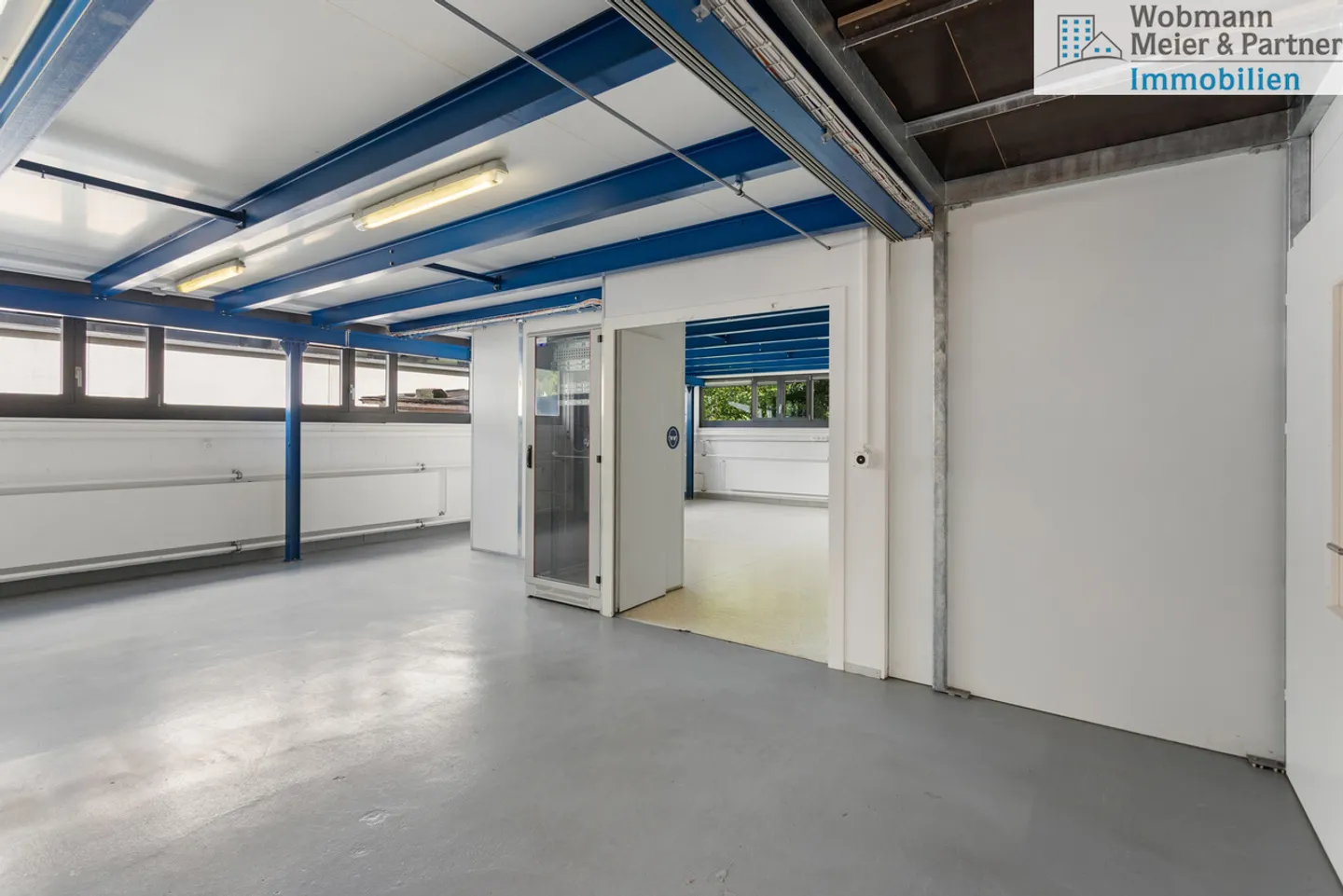 Versatile Commercial and Office Spaces with over 1,150 m² Usable Area - Photo 5 of 17