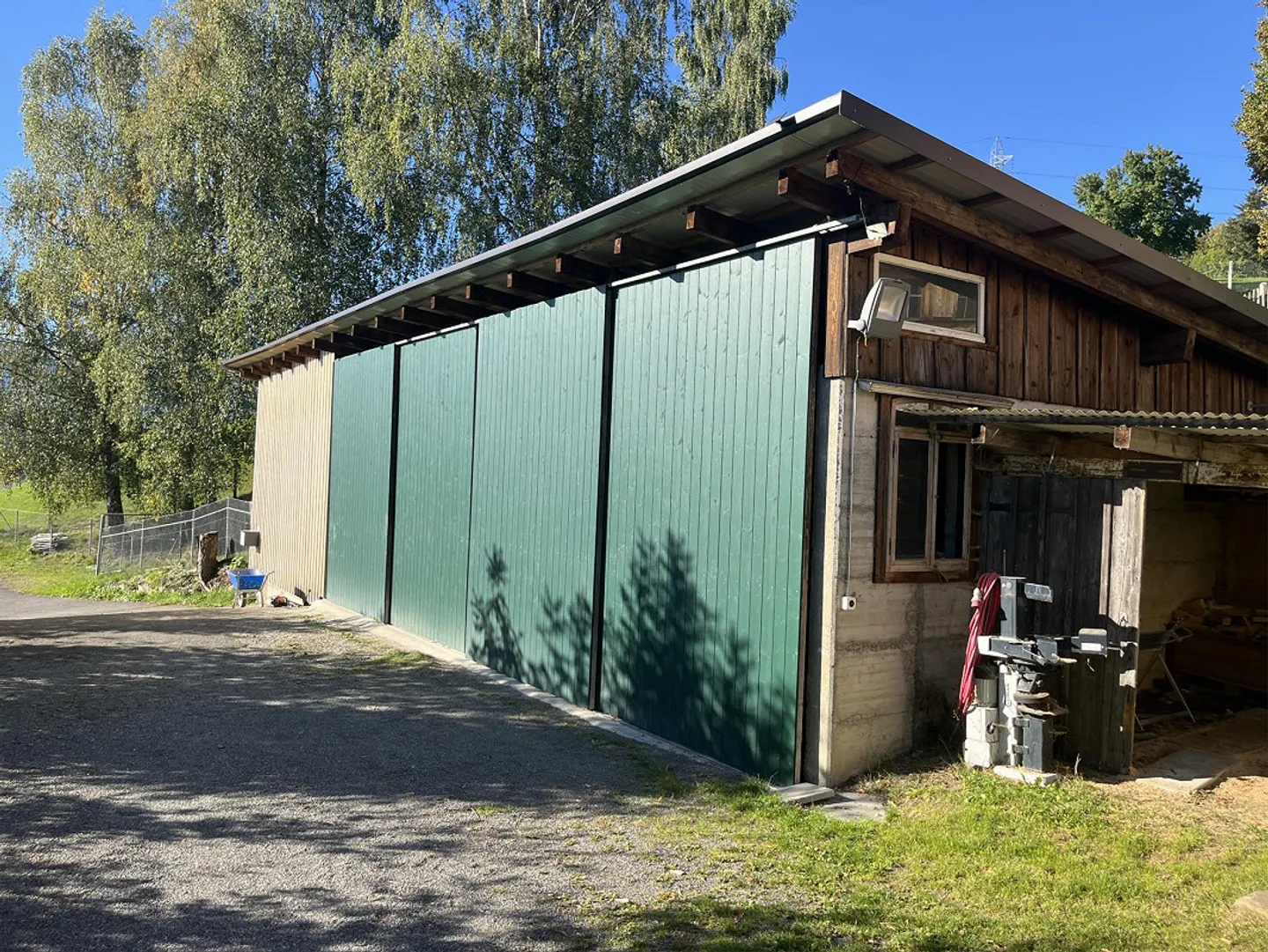 Geräumige Lagerfläche für Fahrzeuge - Foto 6 von 6