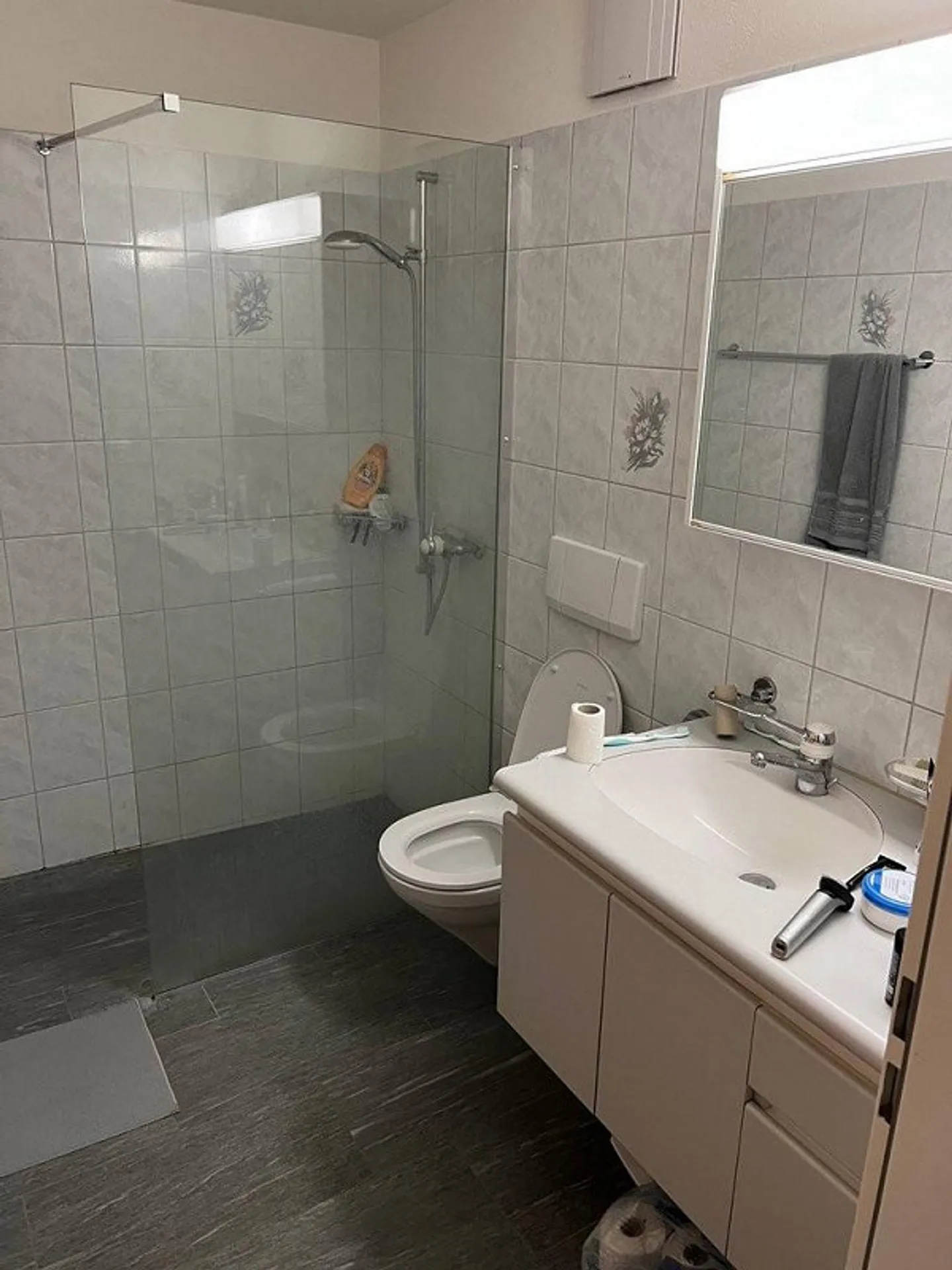 Helle und grosszügige 2.5 Zimmerwohnung - Foto 2 von 10