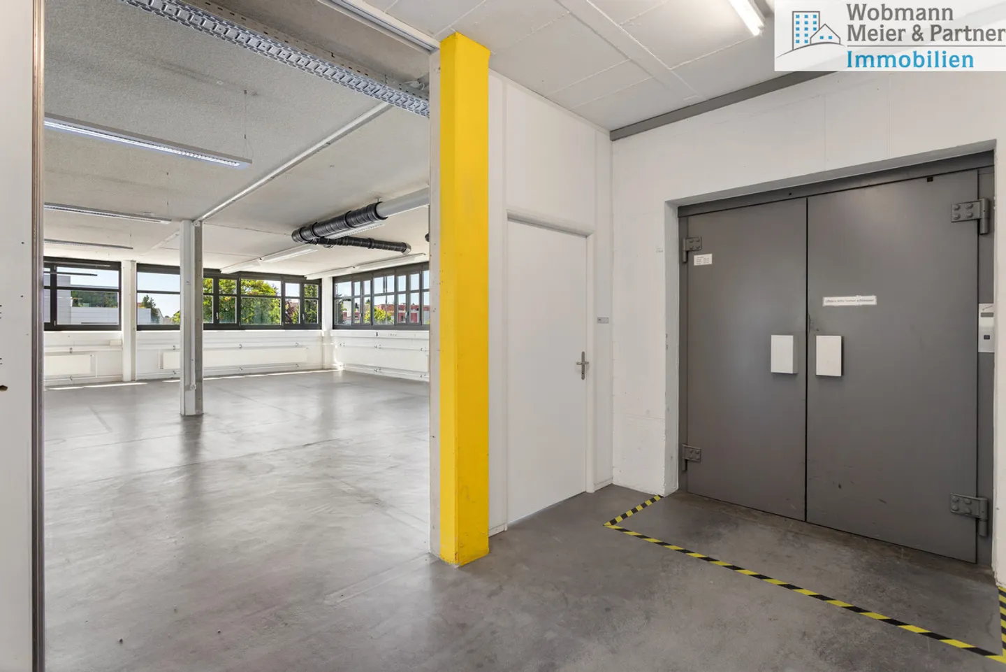 Versatile Commercial and Office Spaces with over 1,150 m² Usable Area - Photo 11 of 17
