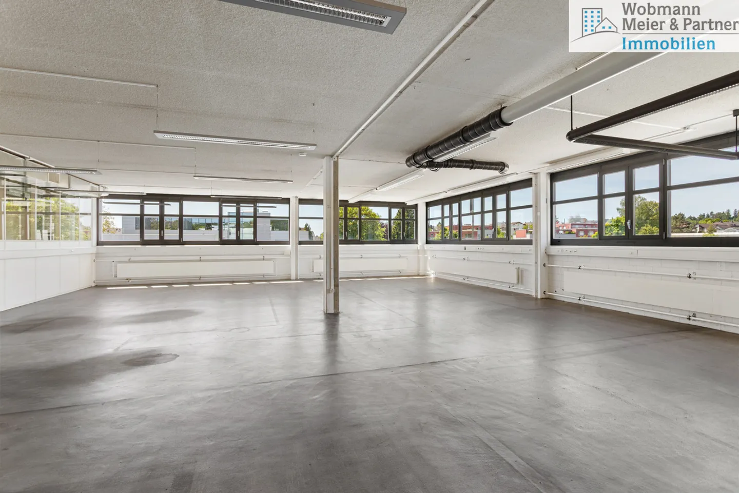 Versatile Commercial and Office Spaces with over 1,150 m² Usable Area - Photo 12 of 17