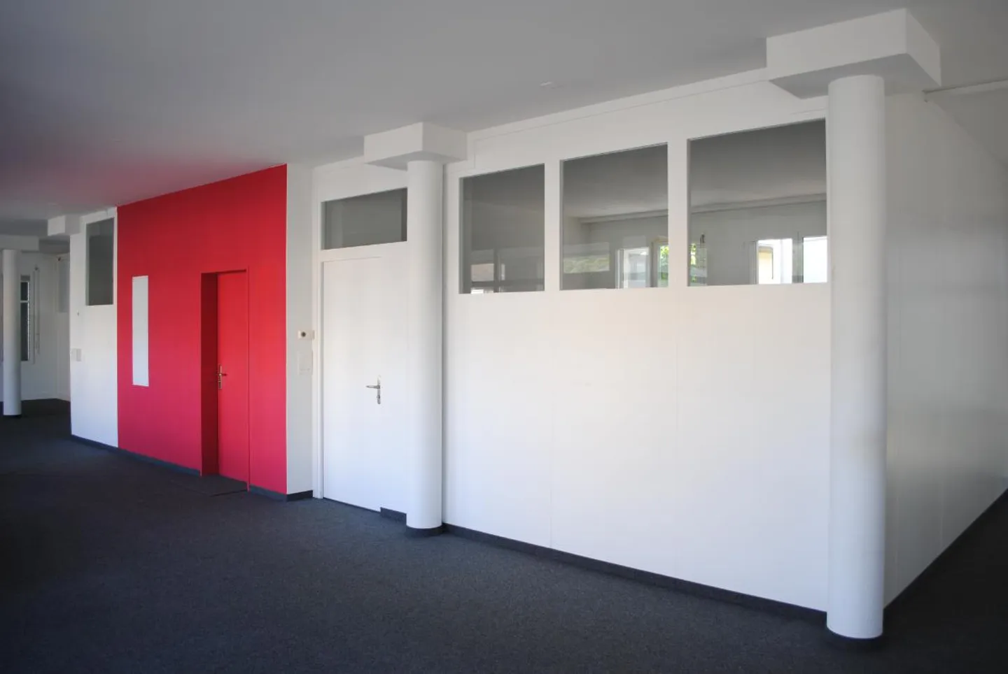 Negozio con 4 vetrine e parcheggi in posizione centrale a 4914 Roggwil - Foto 7 di 10