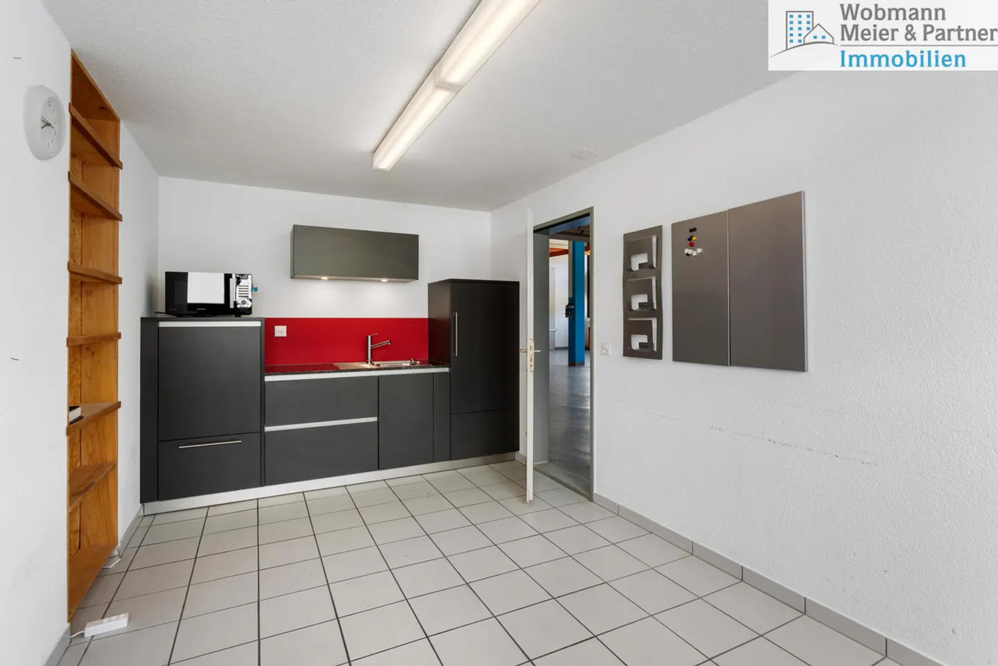 Versatile Commercial and Office Spaces with over 1,150 m² Usable Area - Photo 16 of 17
