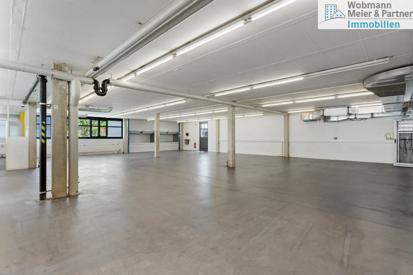 Versatile Commercial and Office Spaces with over 1,150 m² Usable Area - Photo 14 of 17