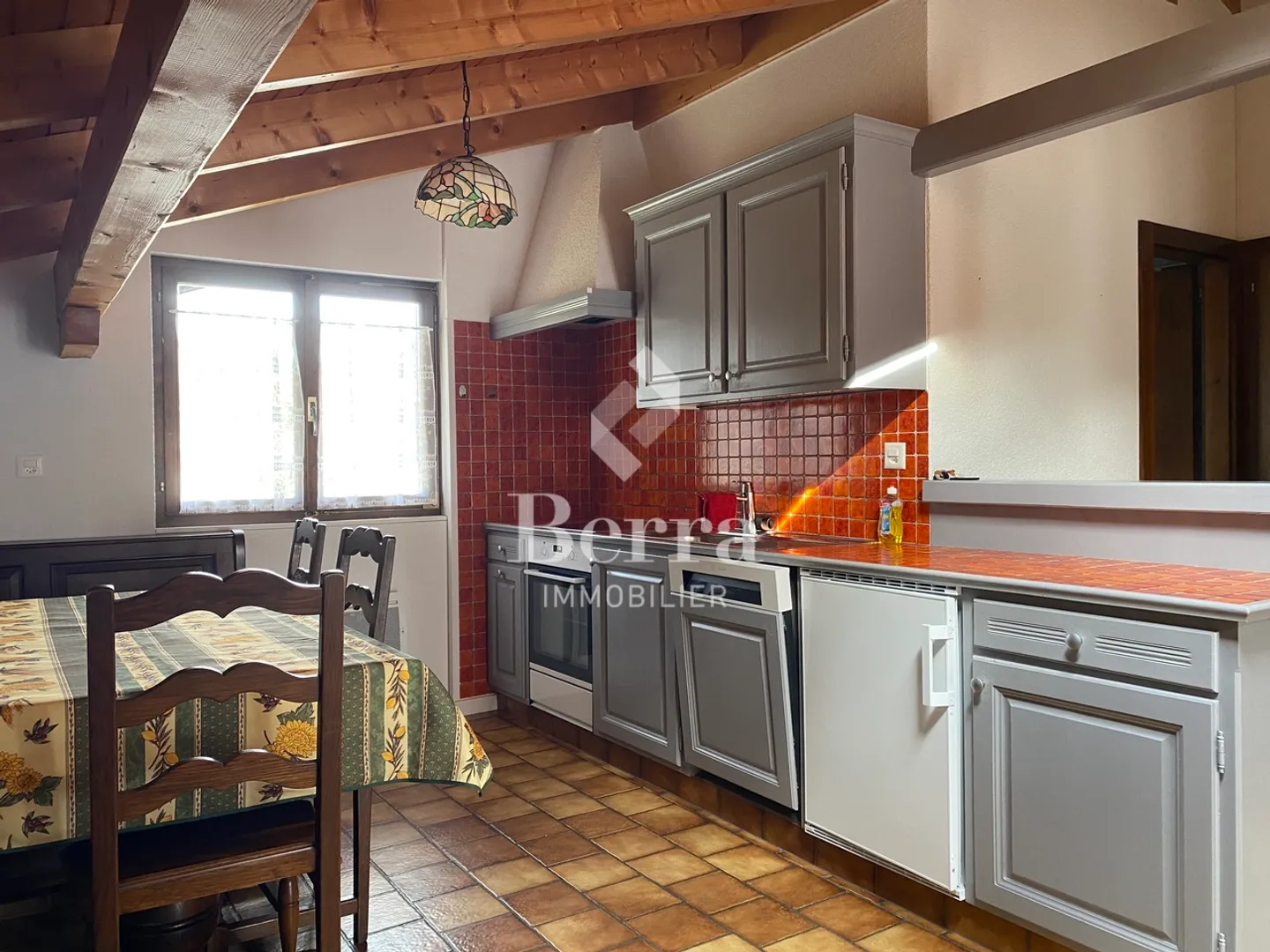 Multi-apartment villa with high rental potential - Photo 4 of 23