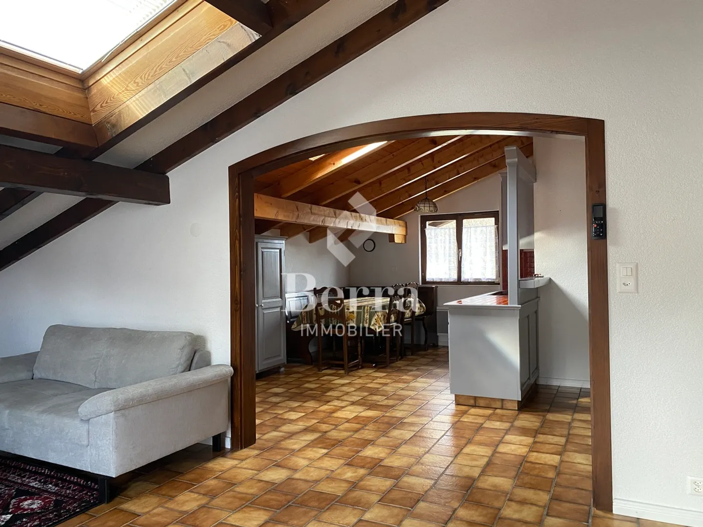 Multi-apartment villa with high rental potential - Photo 5 of 23