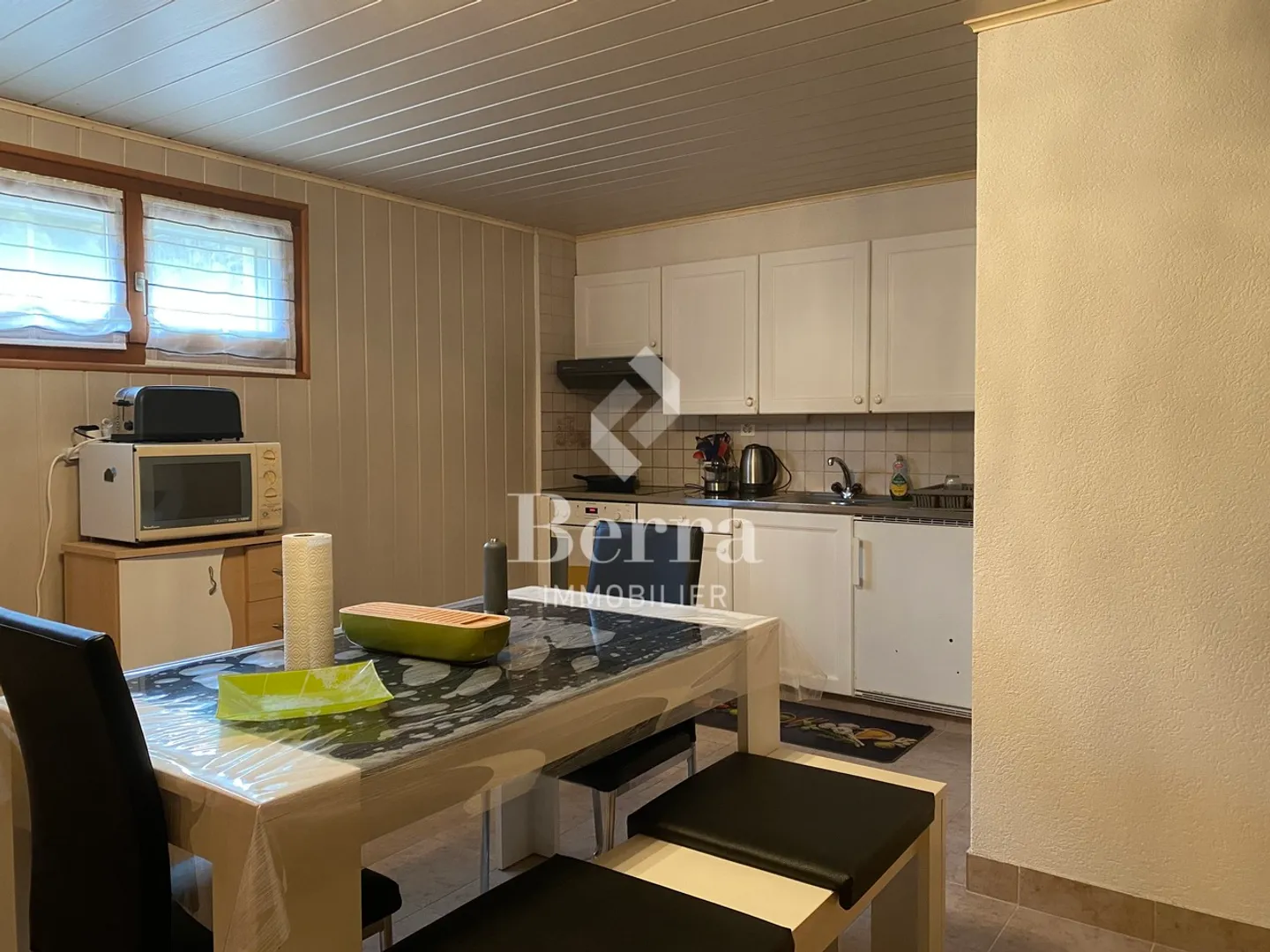 Multi-apartment villa with high rental potential - Photo 13 of 23