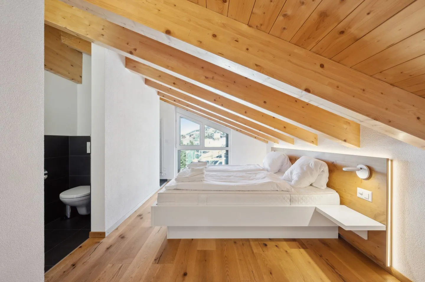 Helle, grosszügige 5.5-Zimmer-Maisonettewohnung an zentralster Lage - Foto 8 von 14