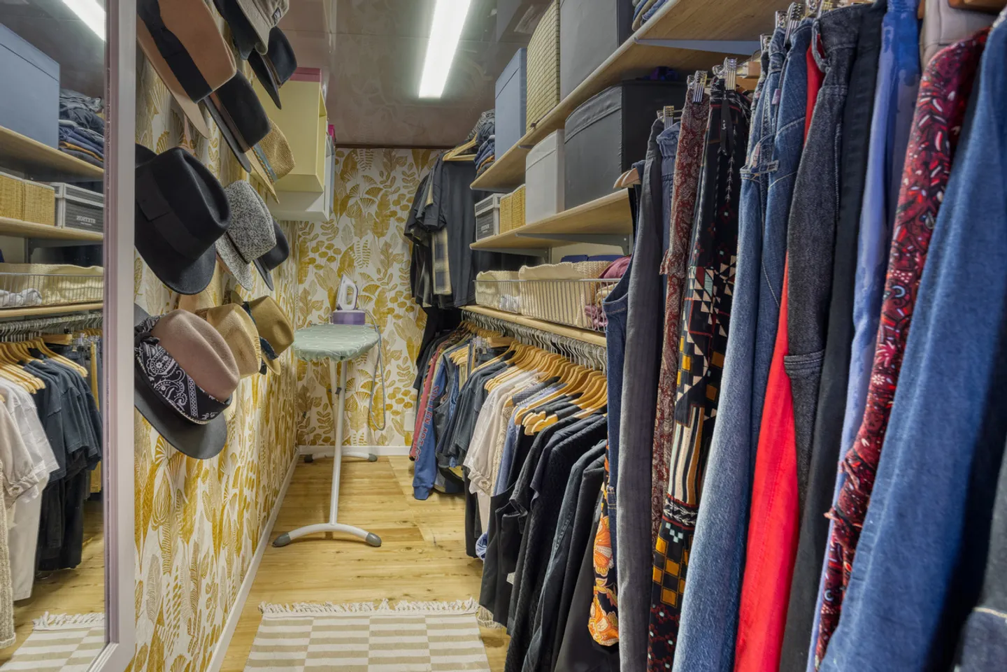 A RARE GEM IN THE HEART OF VALAIS - Photo 12 of 17