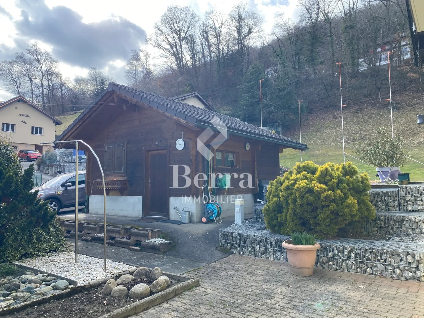 Multi-apartment villa with high rental potential - Photo 16 of 23