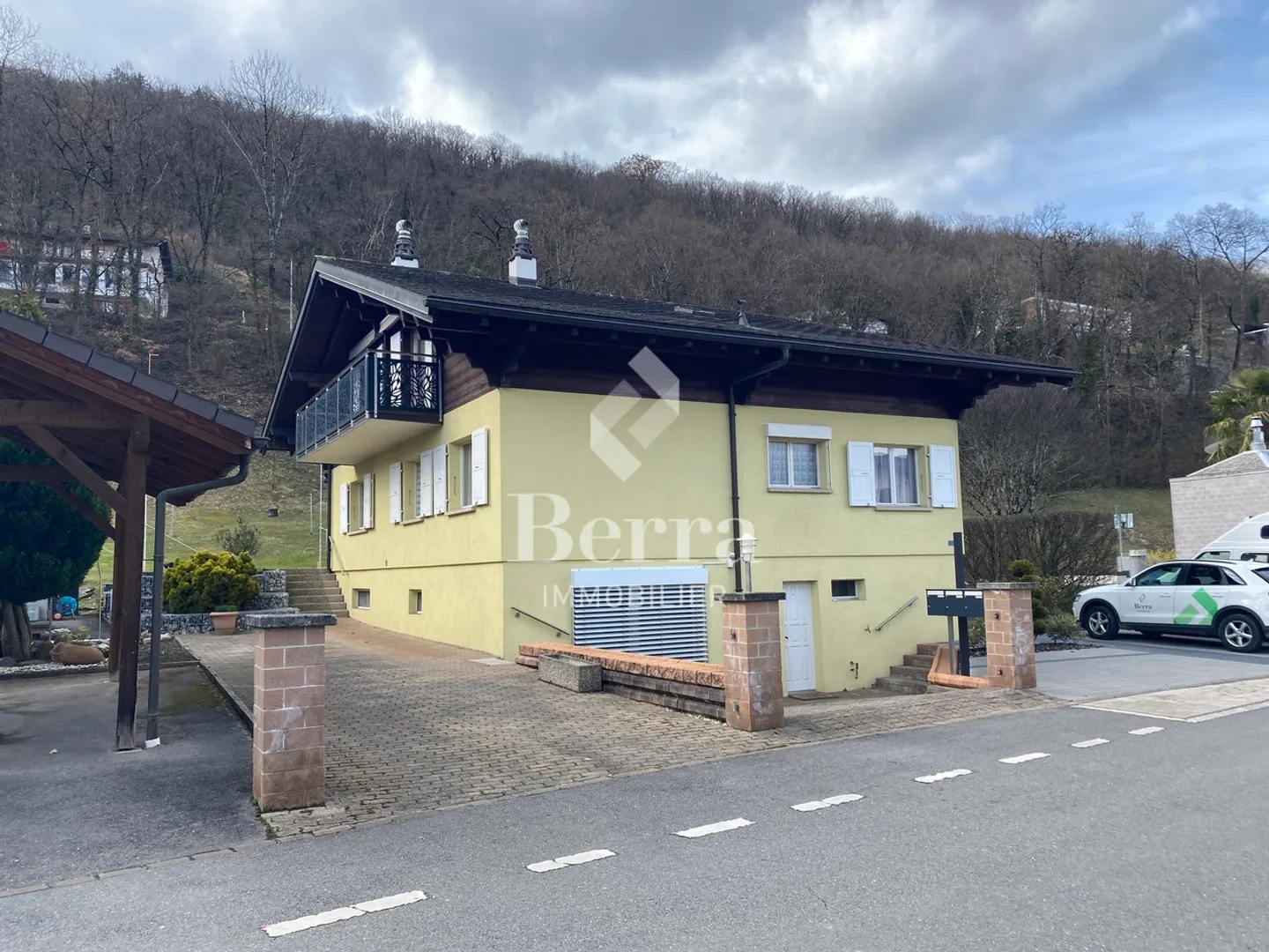 Multi-apartment villa with high rental potential - Photo 19 of 23