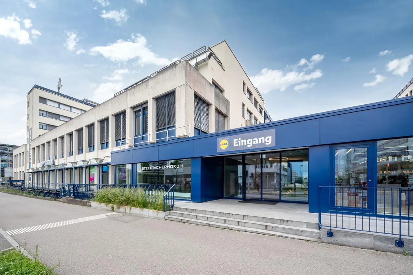 Spazio commerciale / al dettaglio presso BHF Stettbach - Foto 1 di 10