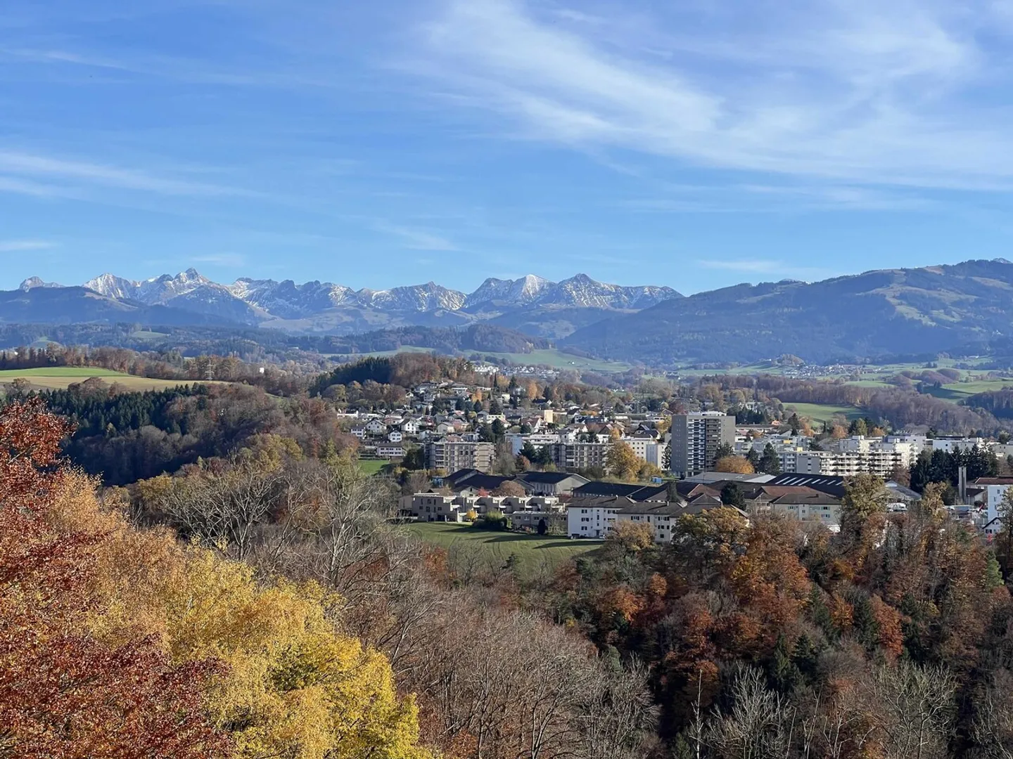 Wohnung mit 4.5 Zimmern im obersten Stockwerk - Photo 1 sur 10