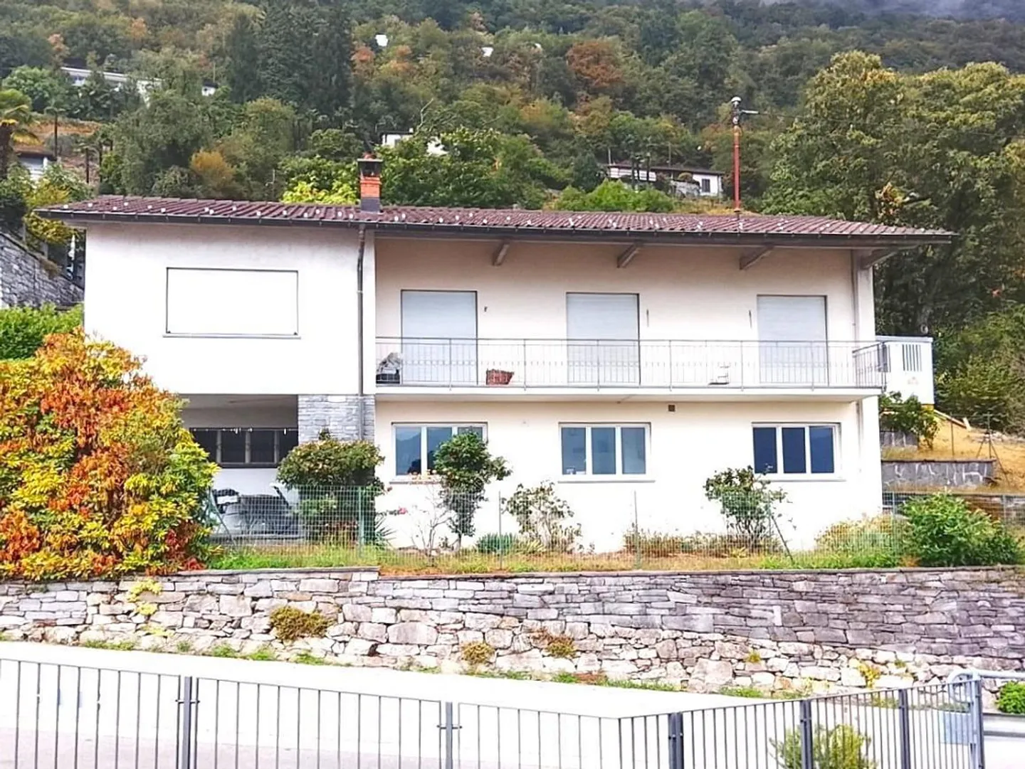2-Family House in a Very Quiet, Sunny Location with a View - Photo 4 of 28