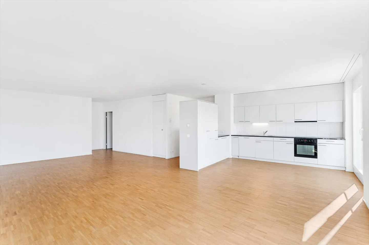 Appartamento luminoso nel centro città - Foto 2 di 8