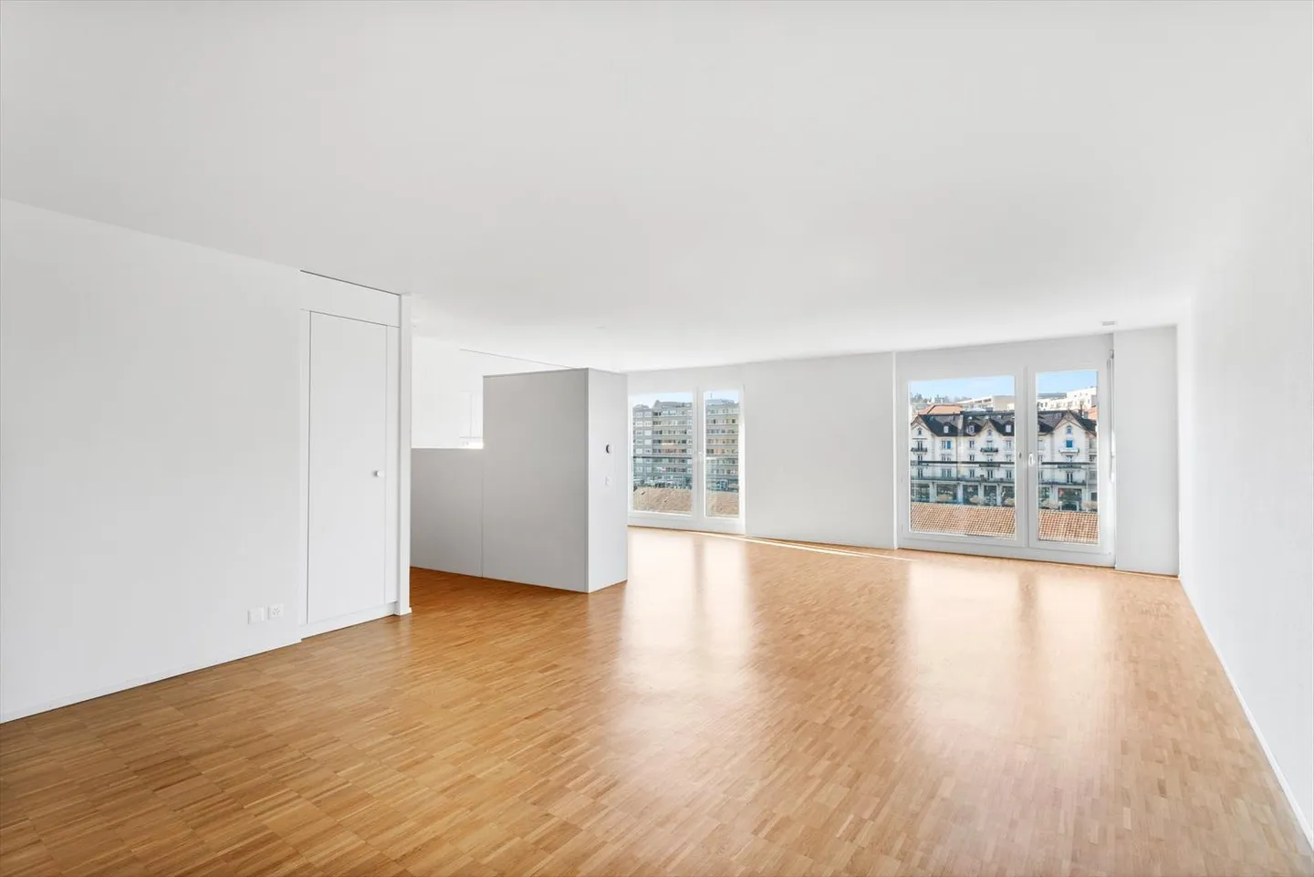 Appartamento luminoso nel centro città - Foto 3 di 8