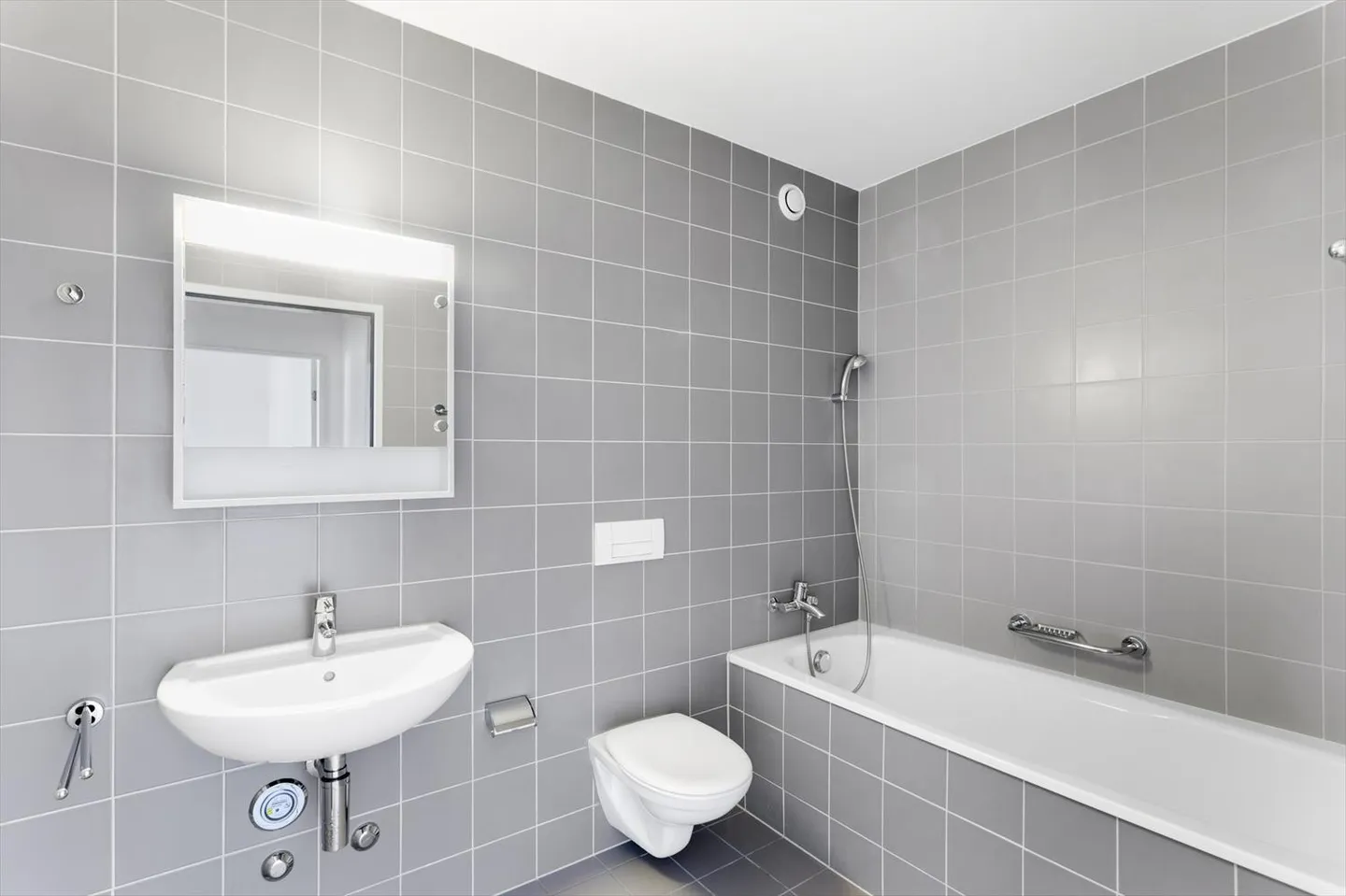 Appartamento luminoso nel centro città - Foto 5 di 8