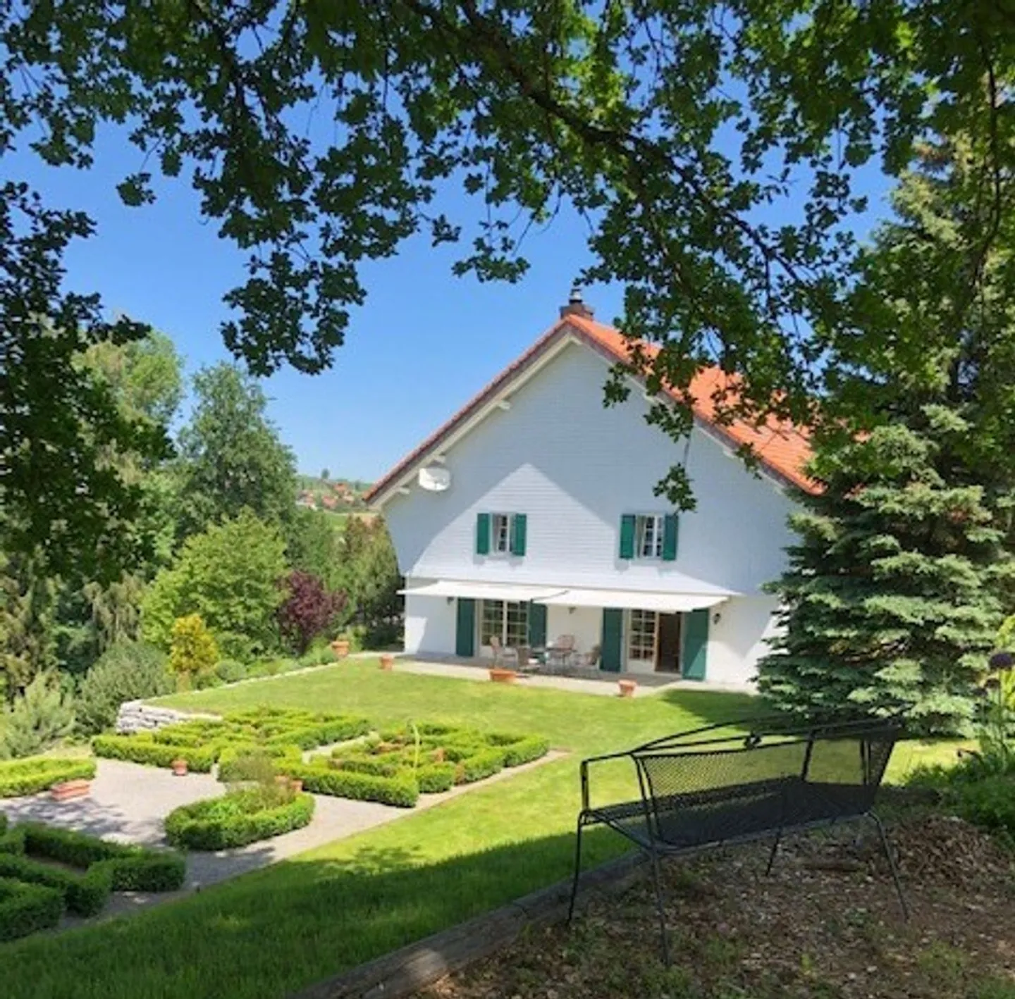 Außergewöhnliches Landhaus - Foto 2 von 12