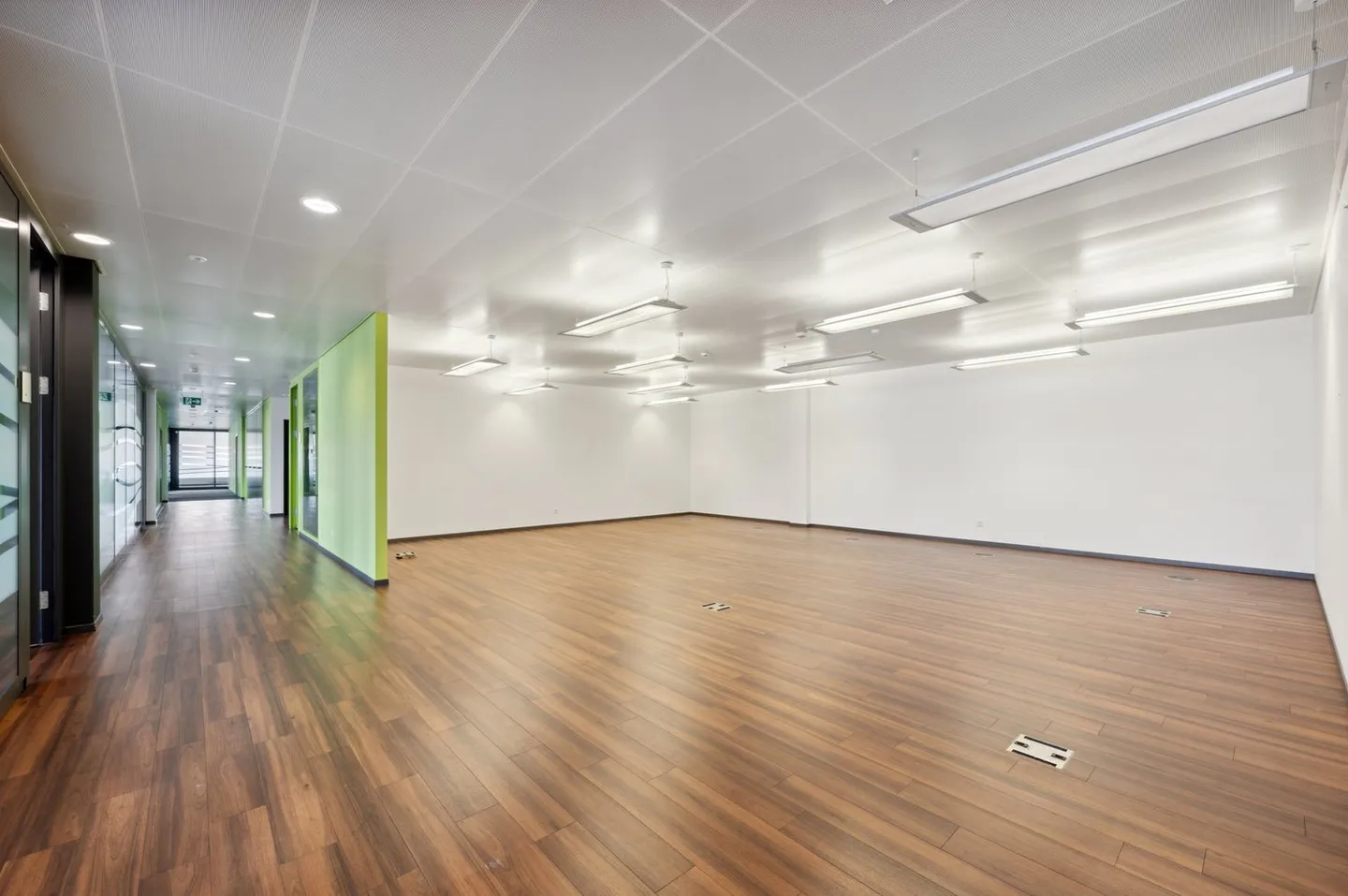 Espaces de bureau avec équipements de haute qualité, spacieux et de haut standing - Photo 13 sur 13