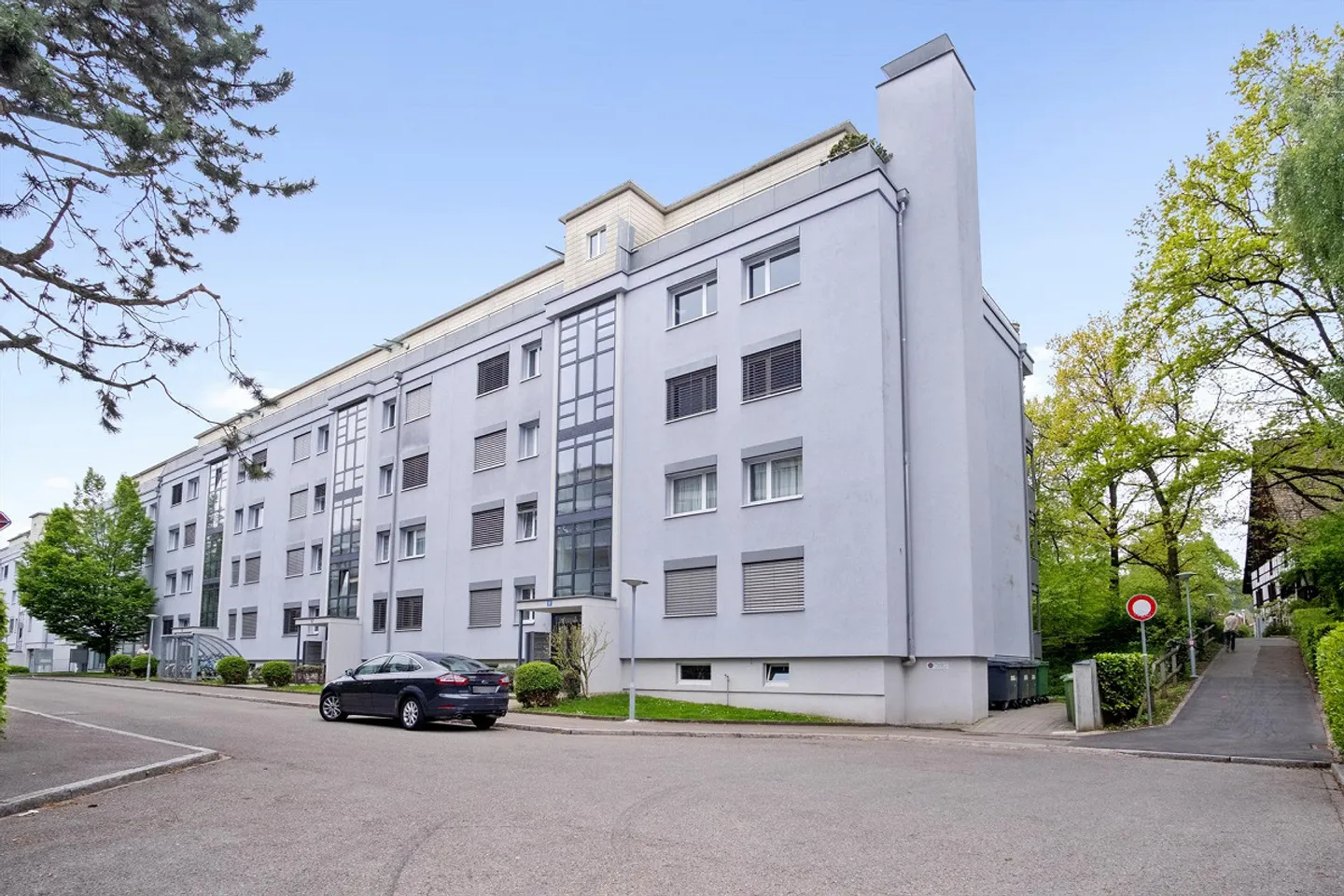 2-room apartment on the 3rd floor for rent in 8048 Zurich - Photo 1 of 8