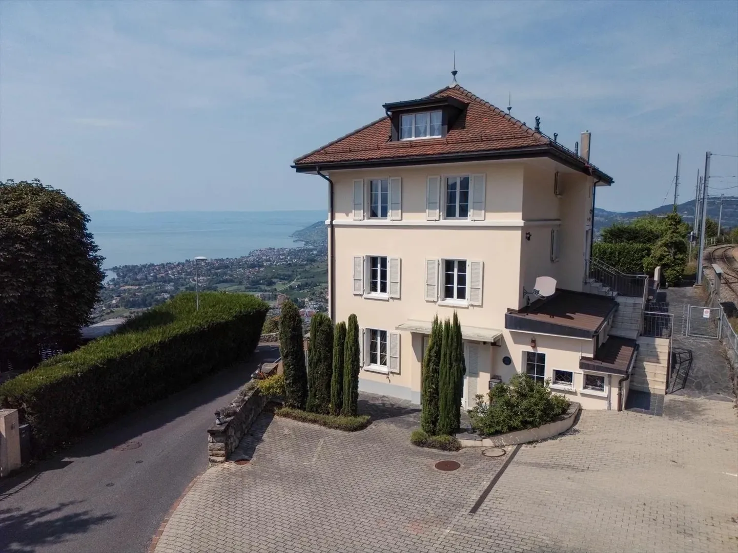 Gasthaus mit großem Potenzial in Chamby! - Foto 1 von 11