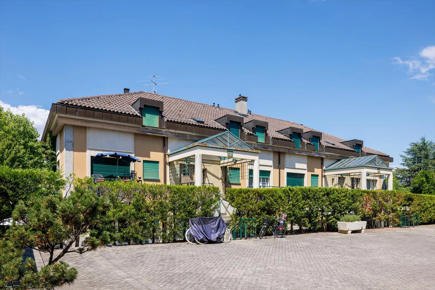 5-room apartment - Photo 1 of 5