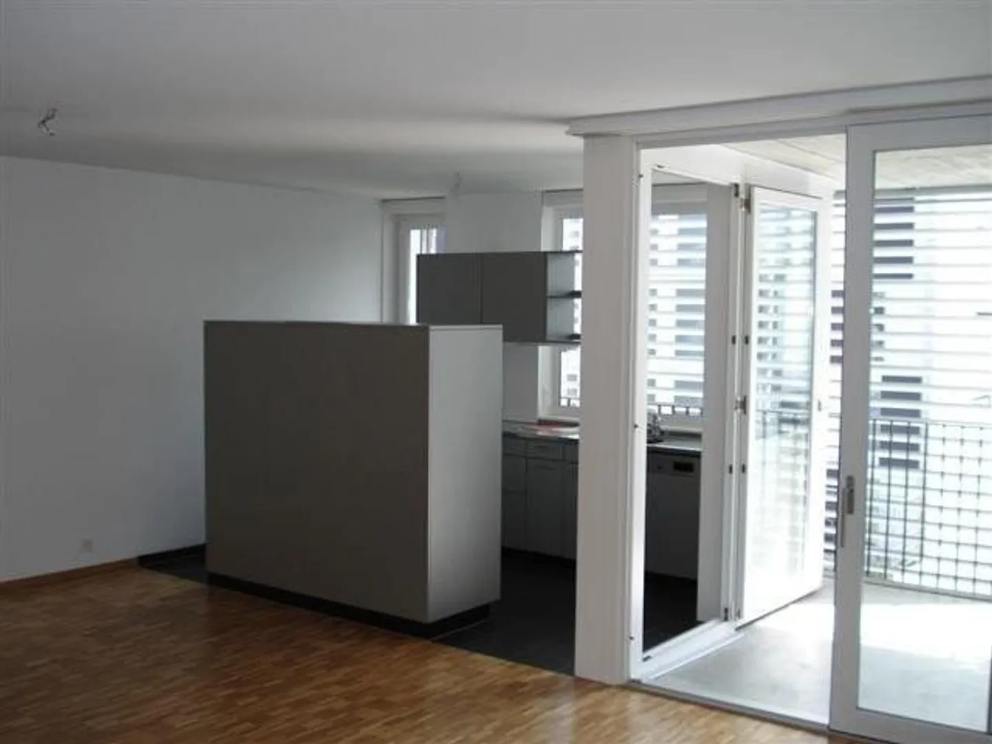 3.5 Zimmer Wohnung an der Glatttalstrasse 118c, 8052 Zürich - Photo 2 sur 8