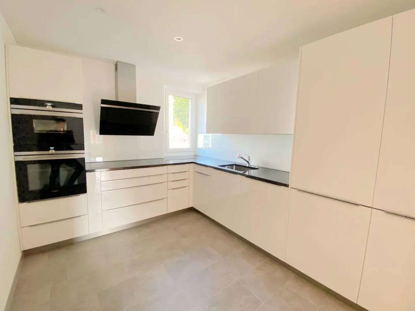 Luxuswohnung mit Modernem Design - Foto 5 von 13